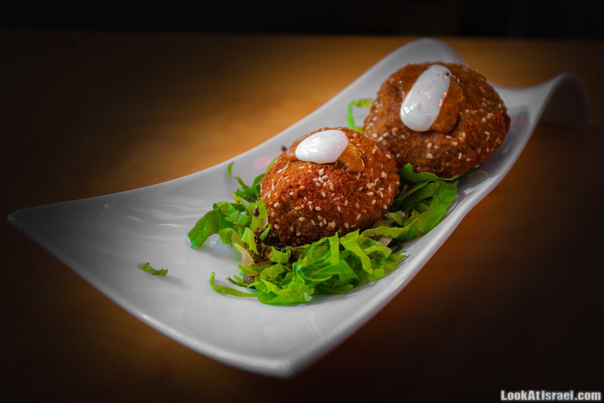 PFC - Лучшие гамбургеры Яффо | Popa Family Company - Best hamburgers in Jaffa | LookAtIsrael.com - Фото путешествия по Израилю