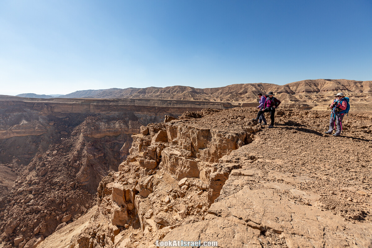 Разломы и трещины ручья Нахаль Этек | סדקים בנחל עתק | LookAtIsrael.com - Фото путешествия по Израилю