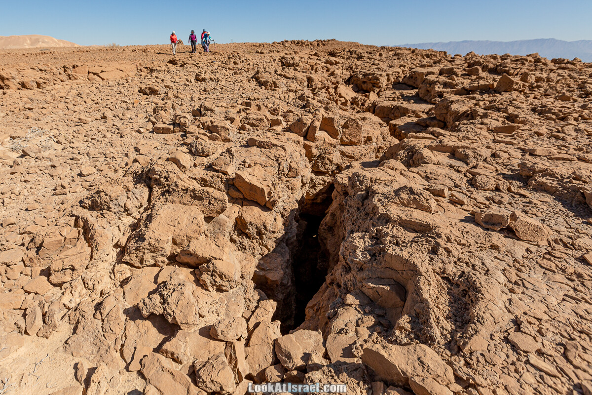Разломы и трещины ручья Нахаль Этек | סדקים בנחל עתק | LookAtIsrael.com - Фото путешествия по Израилю