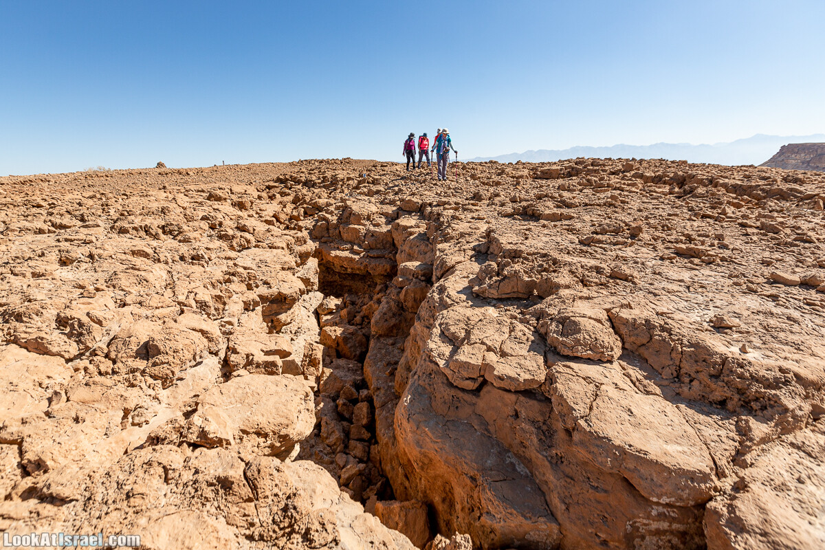Разломы и трещины ручья Нахаль Этек | סדקים בנחל עתק | LookAtIsrael.com - Фото путешествия по Израилю