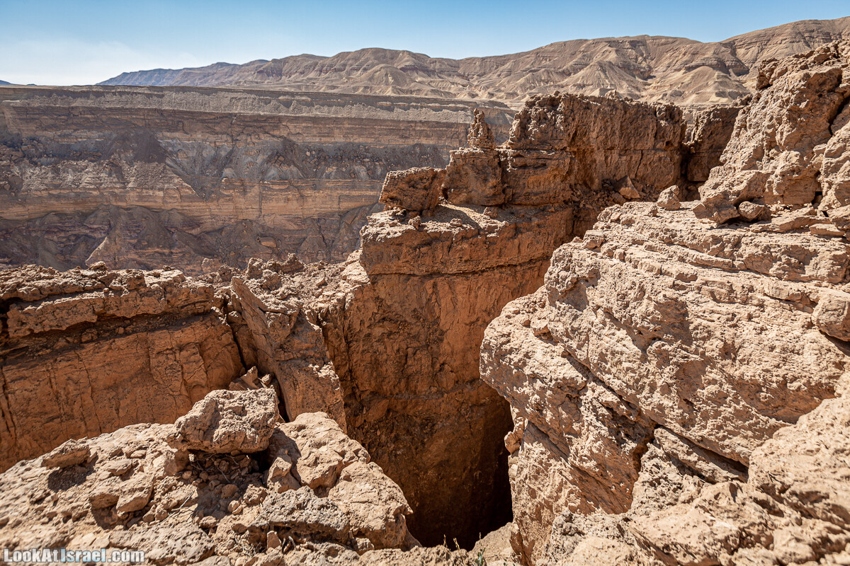 Разломы и трещины ручья Нахаль Этек | סדקים בנחל עתק | LookAtIsrael.com - Фото путешествия по Израилю