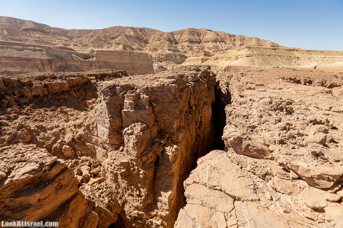 Разломы и трещины ручья Нахаль Этек | סדקים בנחל עתק | LookAtIsrael.com - Фото путешествия по Израилю
