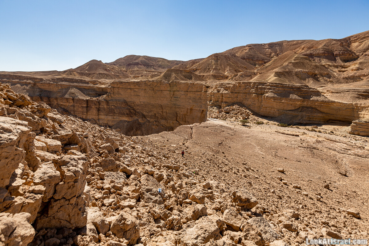 Разломы и трещины ручья Нахаль Этек | סדקים בנחל עתק | LookAtIsrael.com - Фото путешествия по Израилю