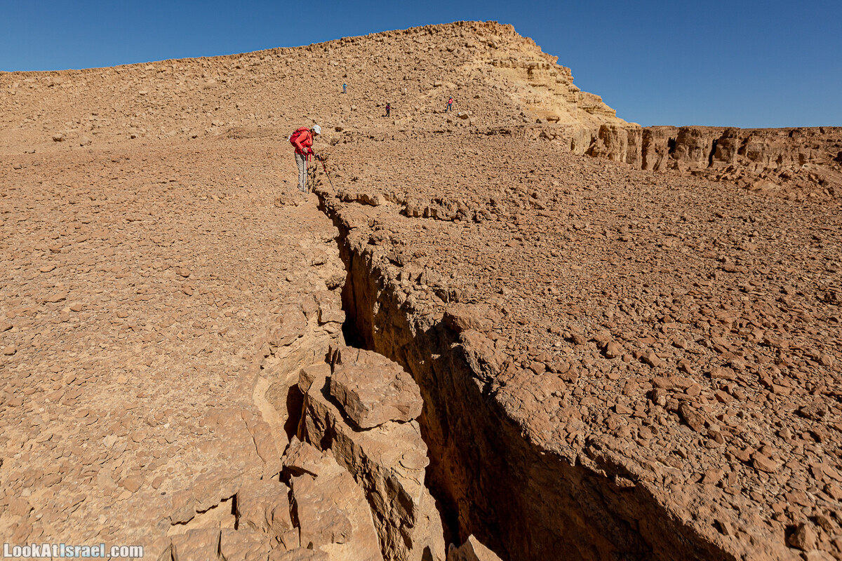 Разломы и трещины ручья Нахаль Этек | סדקים בנחל עתק | LookAtIsrael.com - Фото путешествия по Израилю