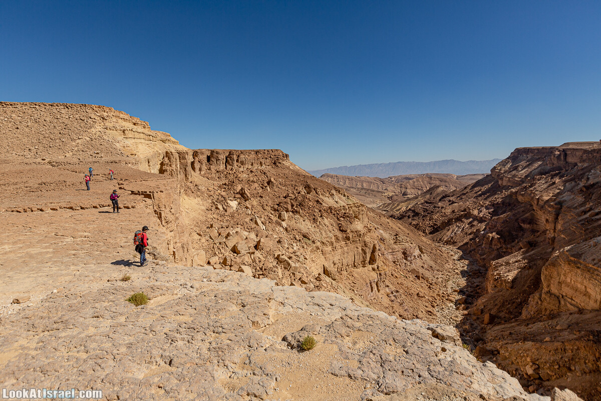 Разломы и трещины ручья Нахаль Этек | סדקים בנחל עתק | LookAtIsrael.com - Фото путешествия по Израилю