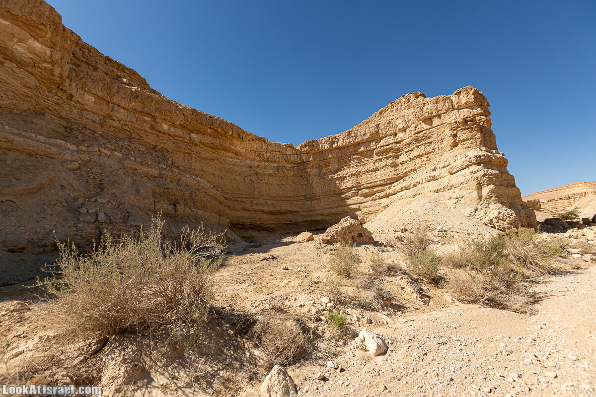 Разломы и трещины ручья Нахаль Этек | סדקים בנחל עתק | LookAtIsrael.com - Фото путешествия по Израилю