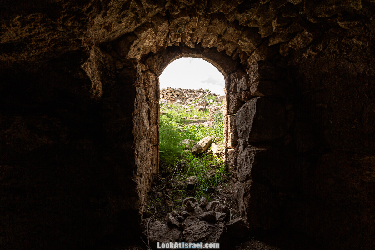 Затерянный город Умм а-Шекеф в округе Лахиш (אום א-שקף) | LookAtIsrael.com - Фото путешествия по Израилю