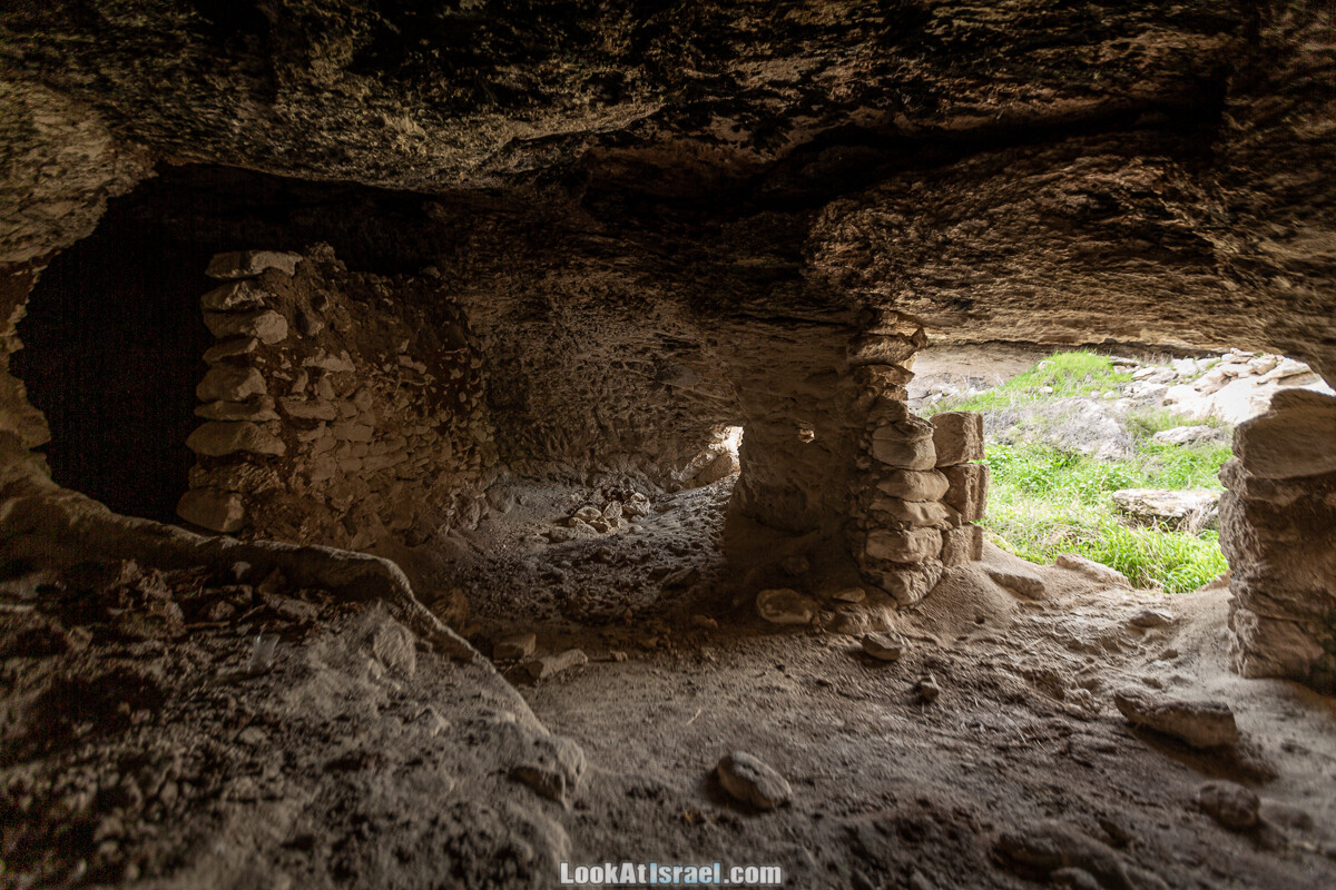Затерянный город Умм а-Шекеф в округе Лахиш (אום א-שקף) | LookAtIsrael.com - Фото путешествия по Израилю