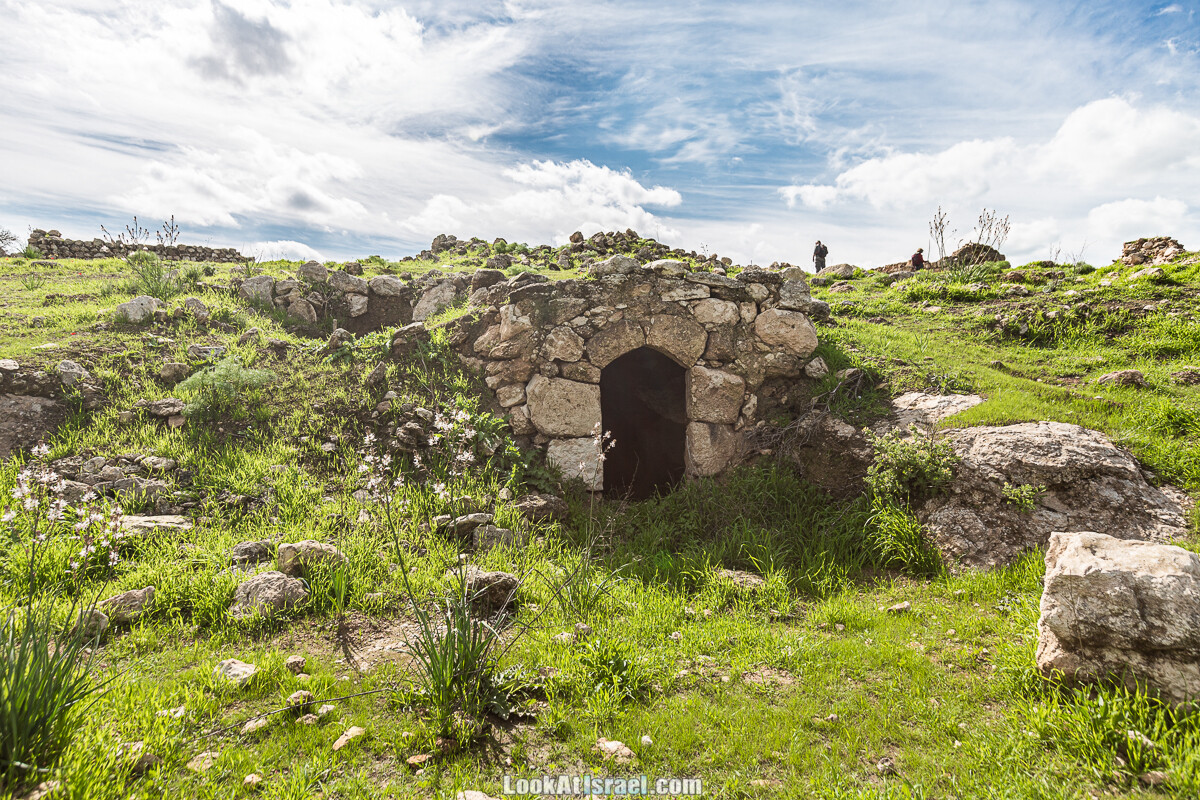 Затерянный город Умм а-Шекеф в округе Лахиш (אום א-שקף) | LookAtIsrael.com - Фото путешествия по Израилю