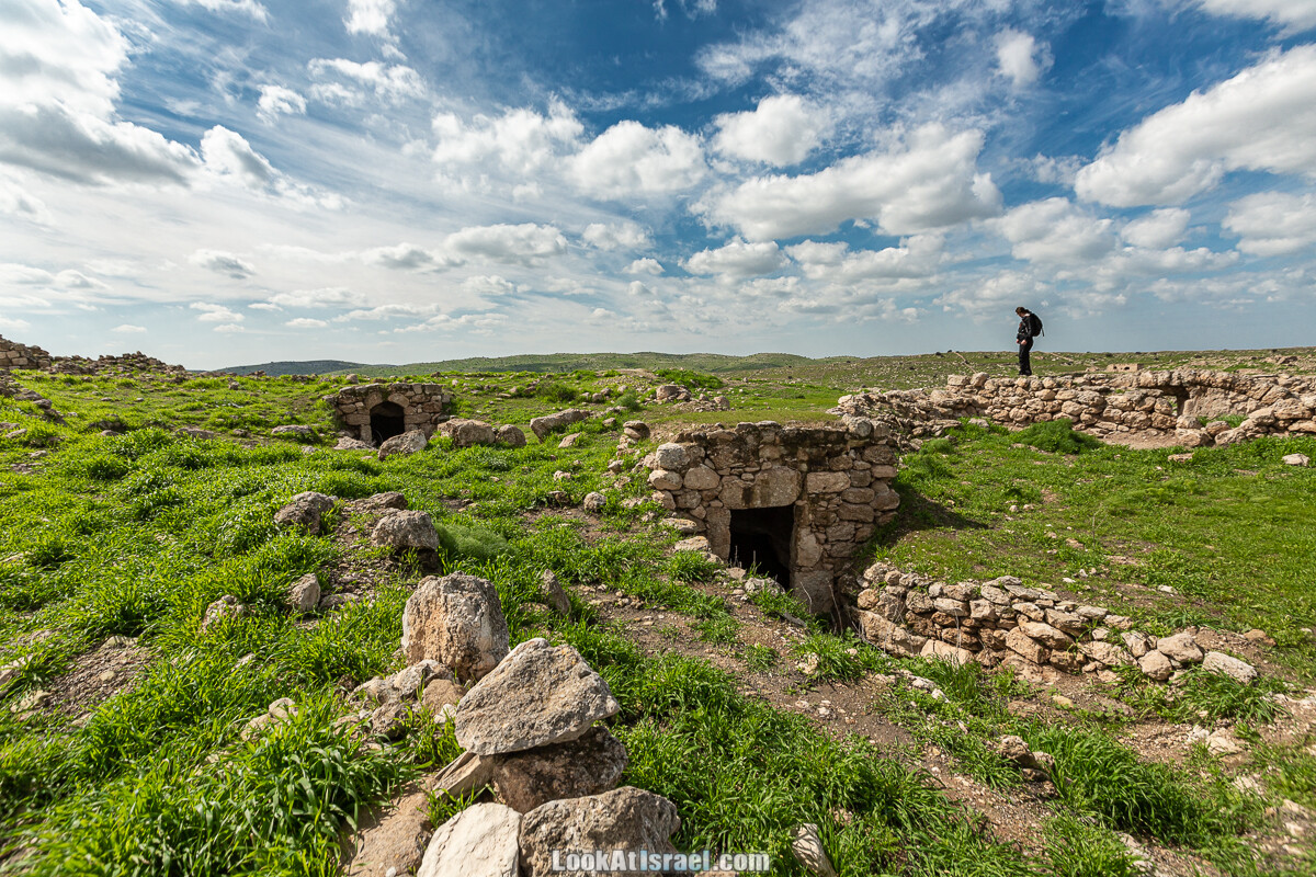 Затерянный город Умм а-Шекеф в округе Лахиш (אום א-שקף) | LookAtIsrael.com - Фото путешествия по Израилю