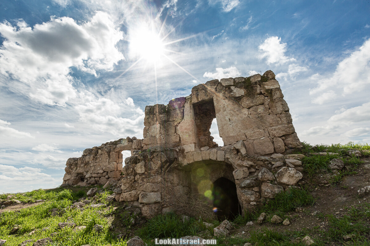Затерянный город Умм а-Шекеф в округе Лахиш (אום א-שקף) | LookAtIsrael.com - Фото путешествия по Израилю