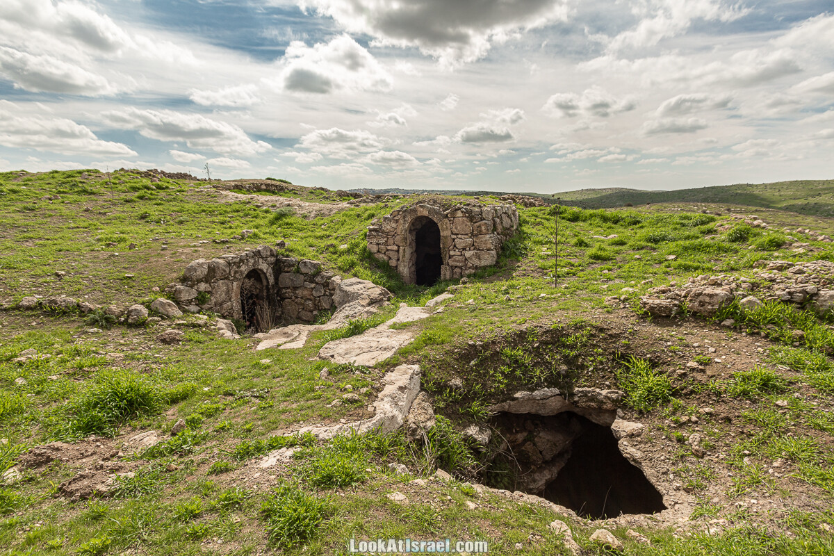 Затерянный город Умм а-Шекеф в округе Лахиш (אום א-שקף) | LookAtIsrael.com - Фото путешествия по Израилю