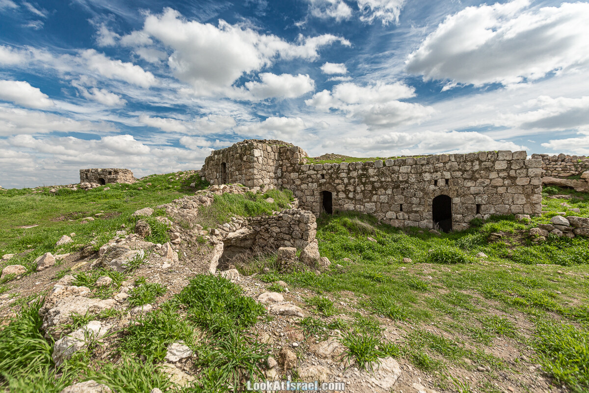 Затерянный город Умм а-Шекеф в округе Лахиш (אום א-שקף) | LookAtIsrael.com - Фото путешествия по Израилю