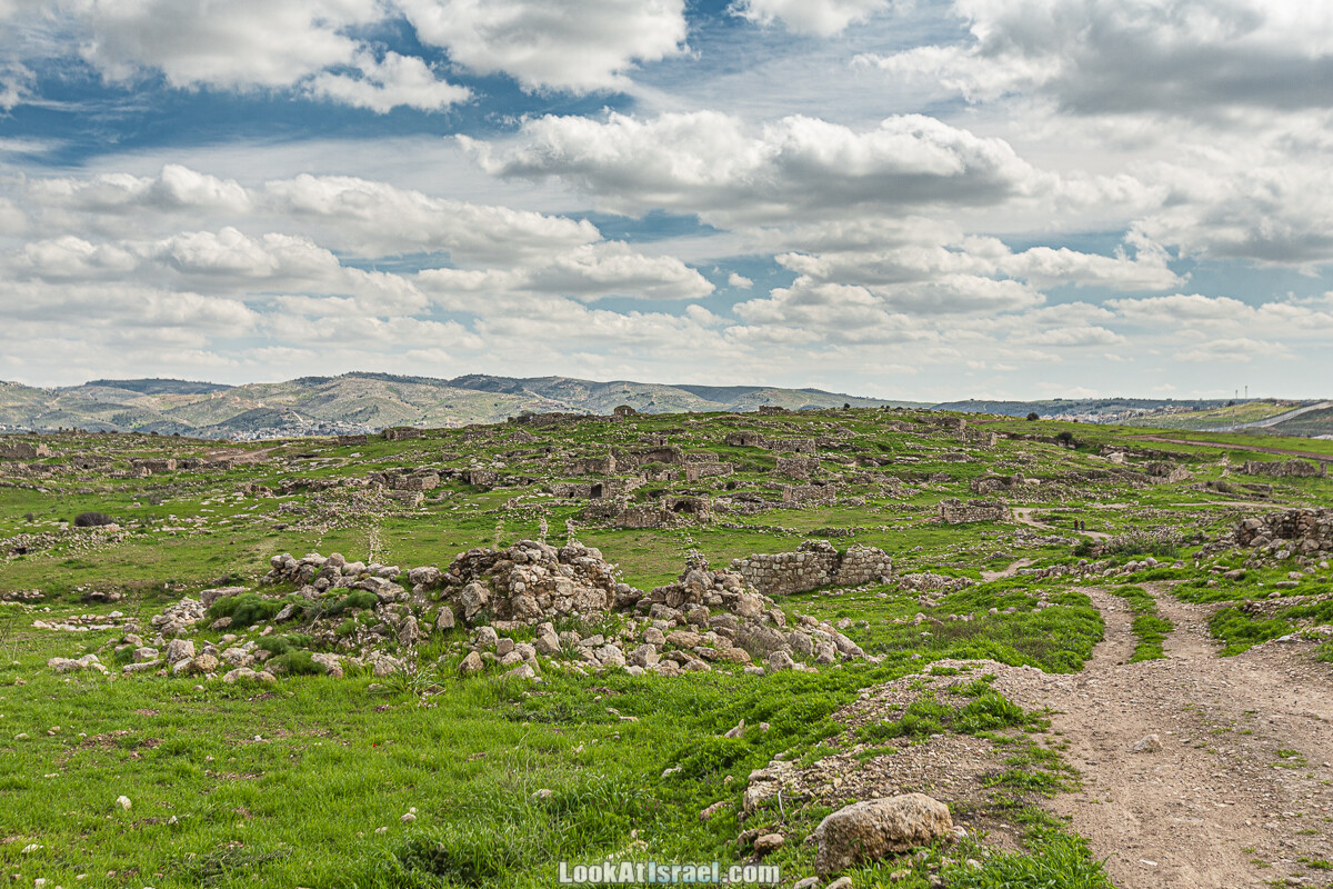 Затерянный город Умм а-Шекеф в округе Лахиш (אום א-שקף) | LookAtIsrael.com - Фото путешествия по Израилю