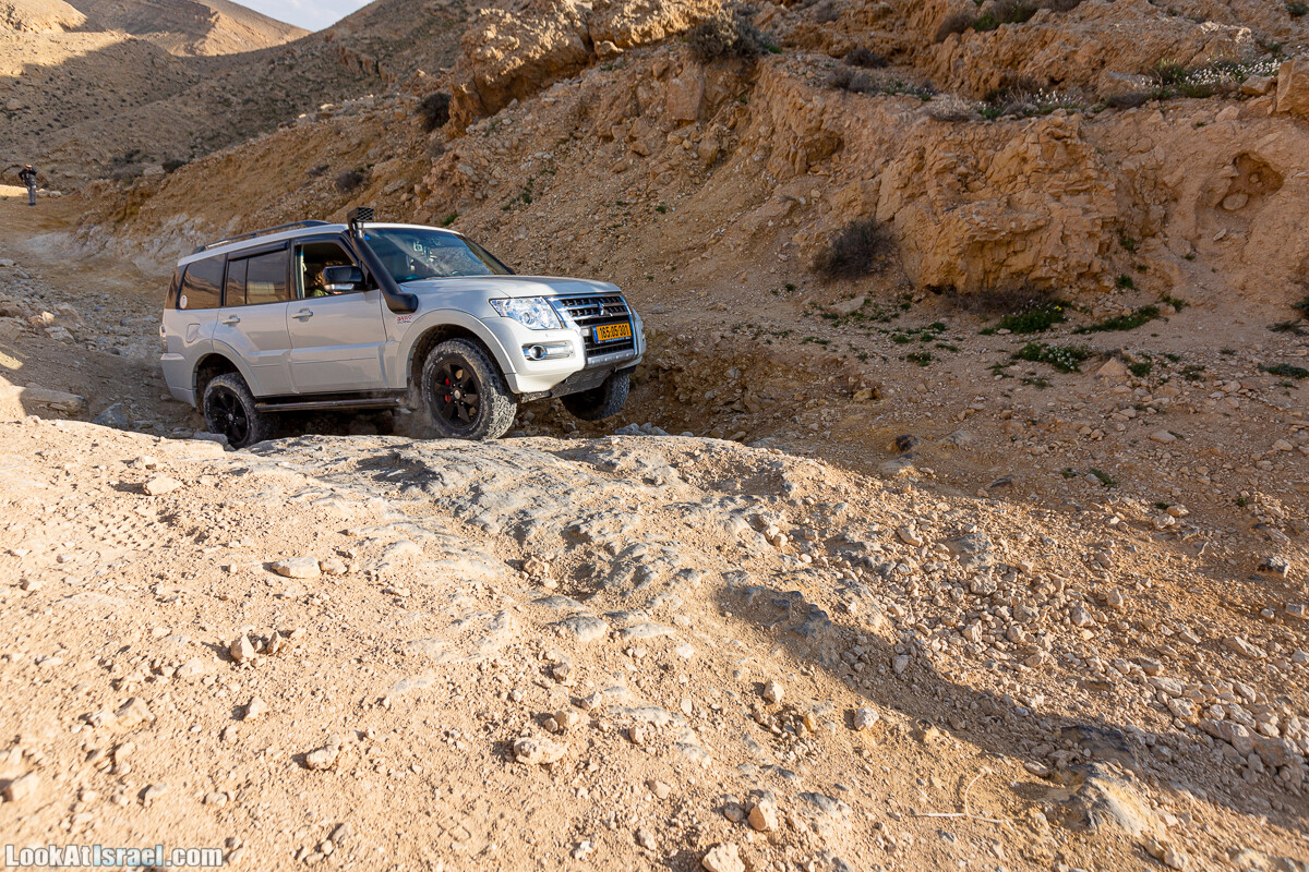 Подъём Маале Авраам, Большой кратер (Махтеш Йерухам) | דרך ומעלה אברהם במכתש ירוחם | LookAtIsrael.com - Фото путешествия по Израилю