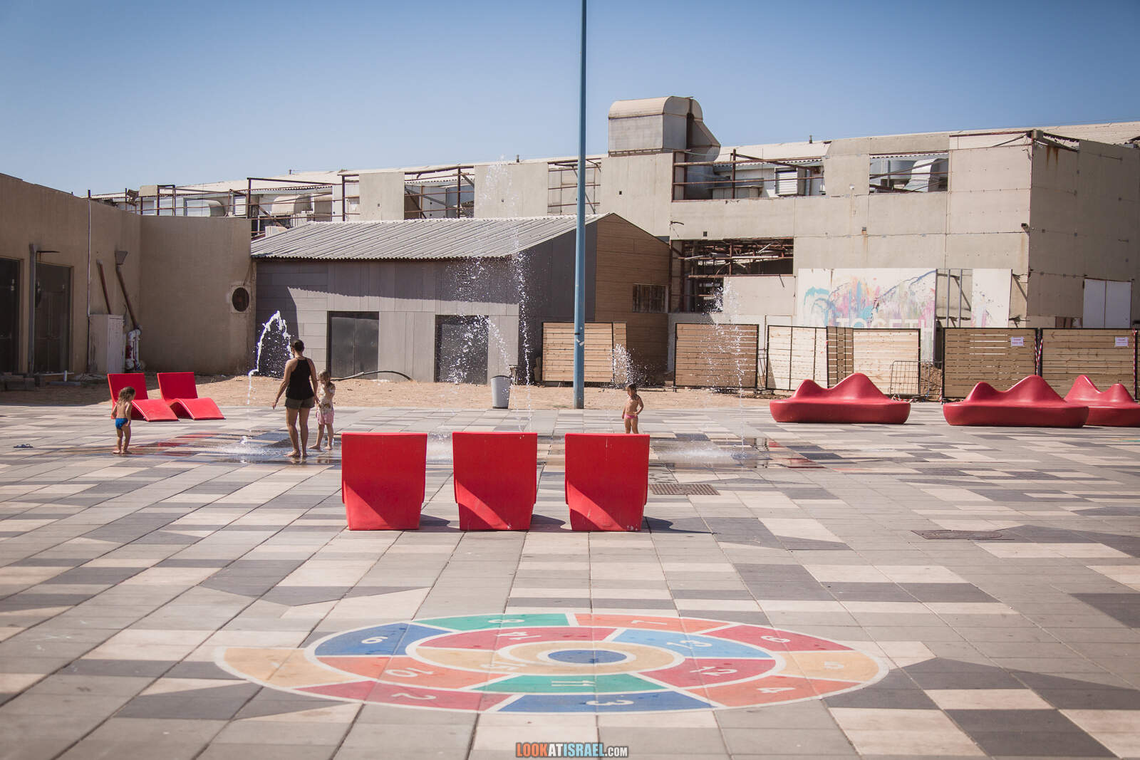 Порт Тель-Авива во время карантина | Lockdown in port of Tel Aviv | LookAtIsrael.com - Фото путешествия по Израилю