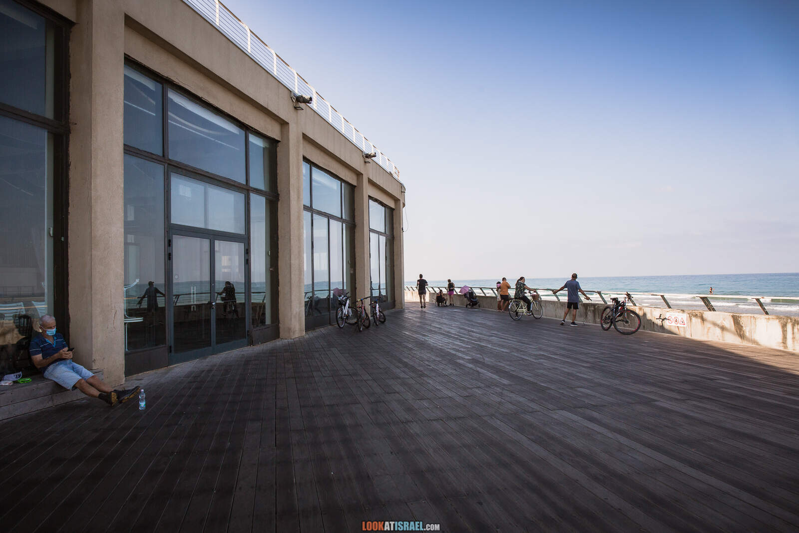 Порт Тель-Авива во время карантина | Lockdown in port of Tel Aviv | LookAtIsrael.com - Фото путешествия по Израилю