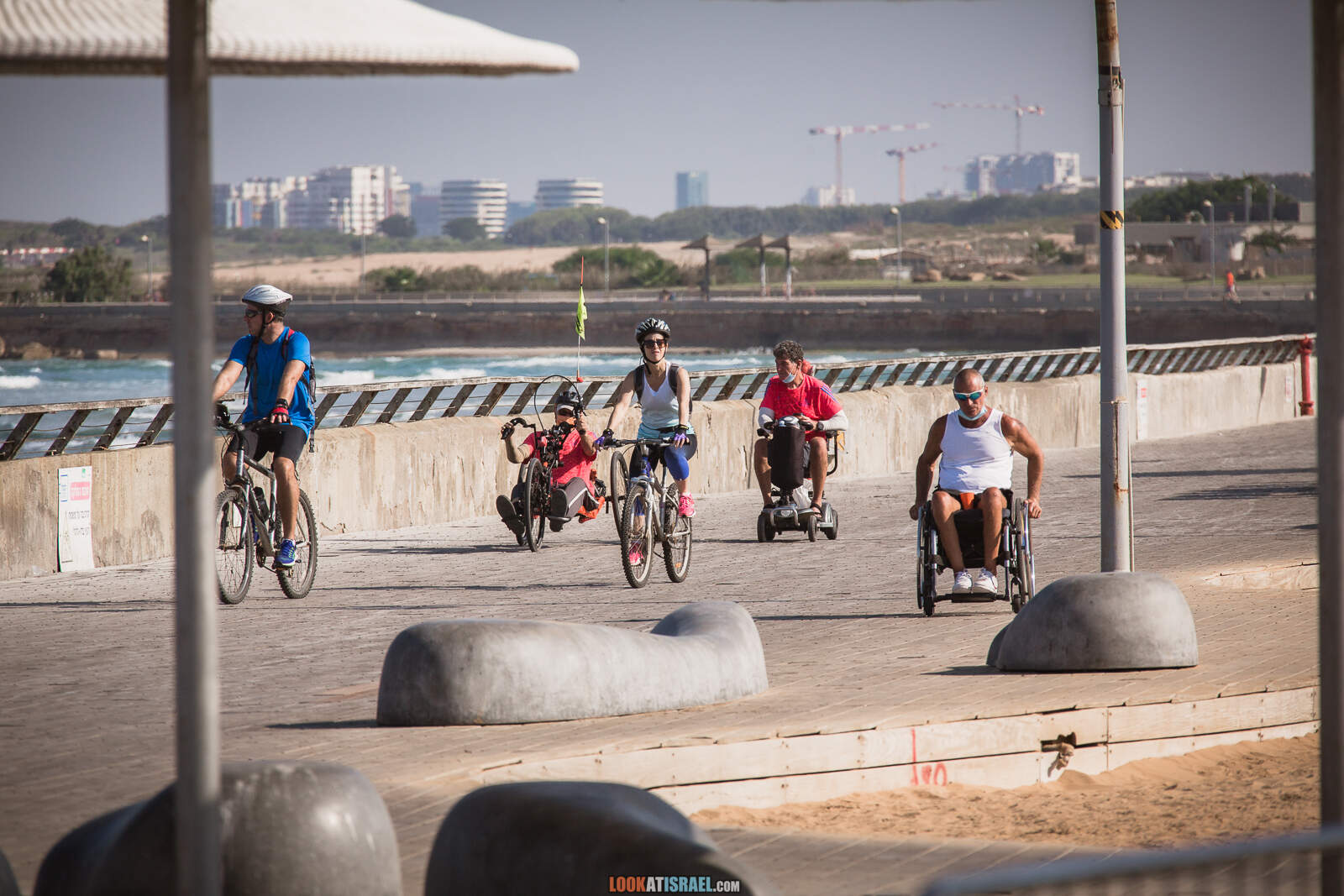 Порт Тель-Авива во время карантина | Lockdown in port of Tel Aviv | LookAtIsrael.com - Фото путешествия по Израилю