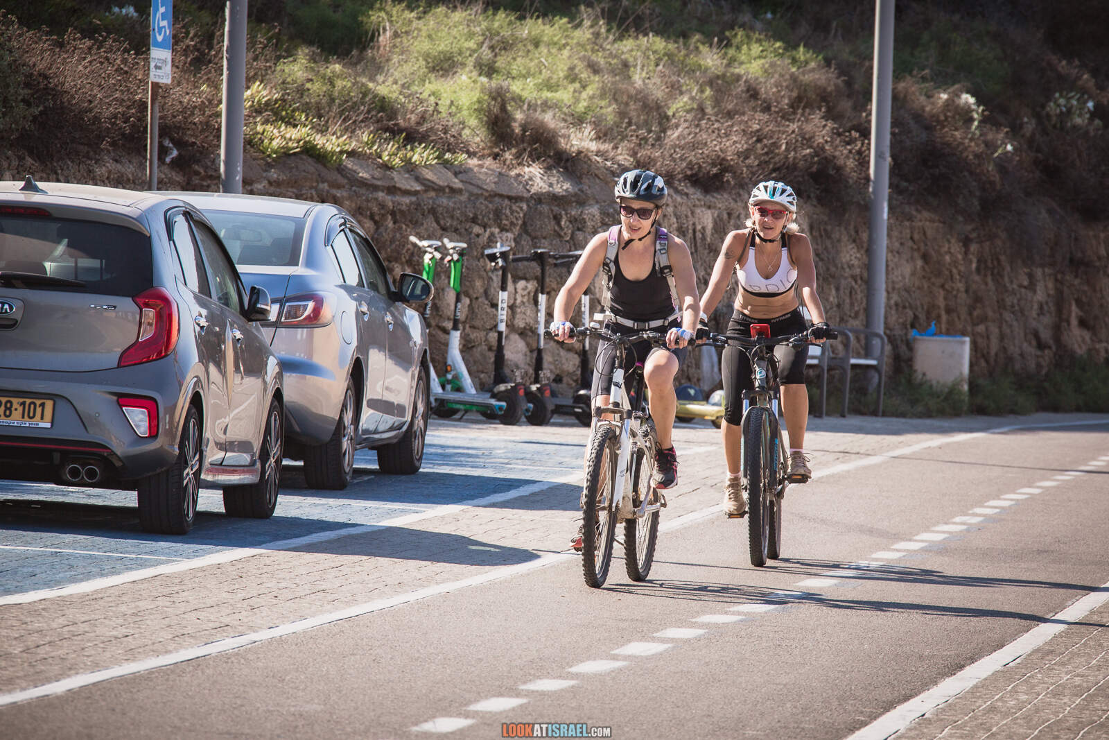 Пляжи и набережная Тель-Авива во время карантина | Lockdown on beaches of Tel Aviv | LookAtIsrael.com - Фото путешествия по Израилю