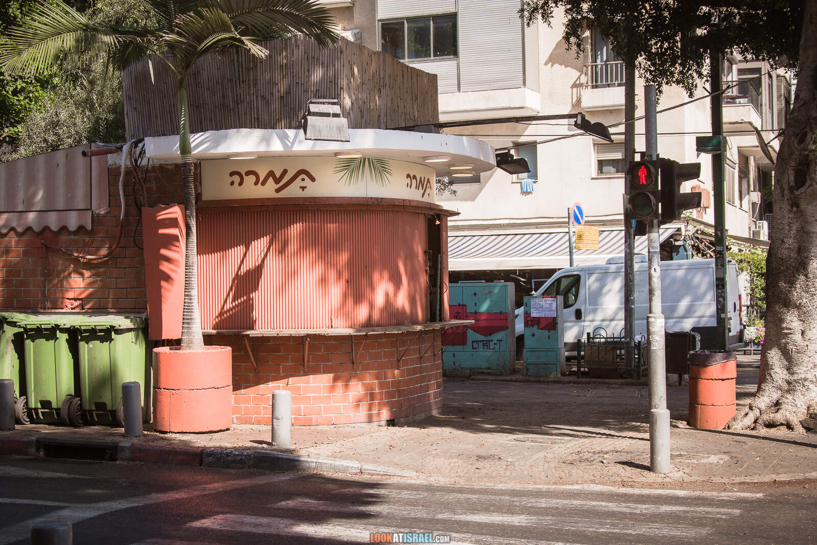 Тель-Авив, улица Дизенгофф во время карантина | Lockdown on beaches of Tel Aviv | LookAtIsrael.com - Фото путешествия по Израилю