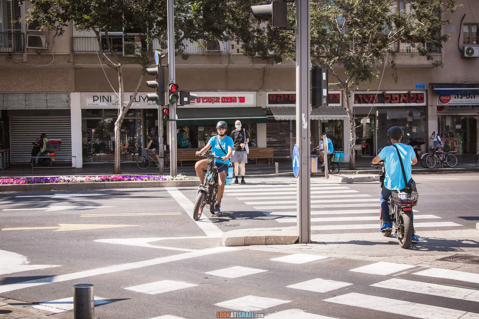 Тель-Авив, улица ремесленников Нахалат Биньямин и рынок Кармель во время карантина