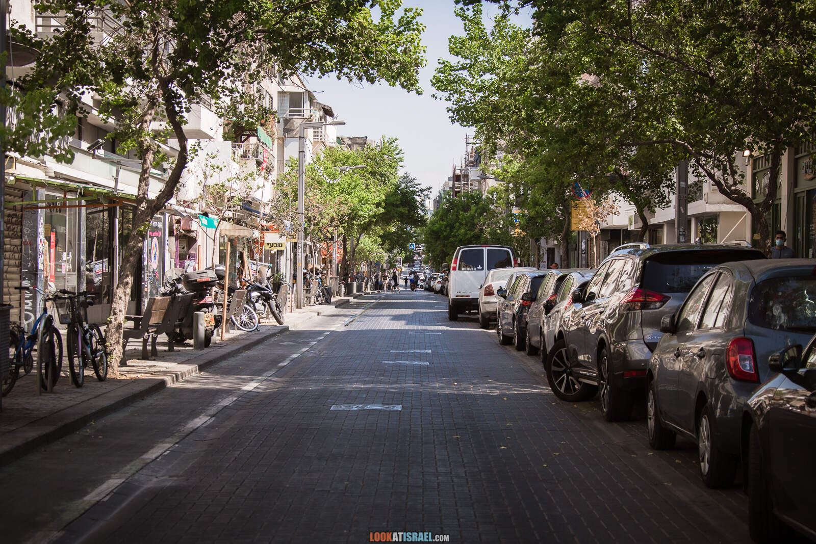 Тель-Авив, улица ремесленников Нахалат Биньямин и рынок Кармель во время карантина | Lockdown on beaches of Tel Aviv | LookAtIsrael.com - Фото путешествия по Израилю
