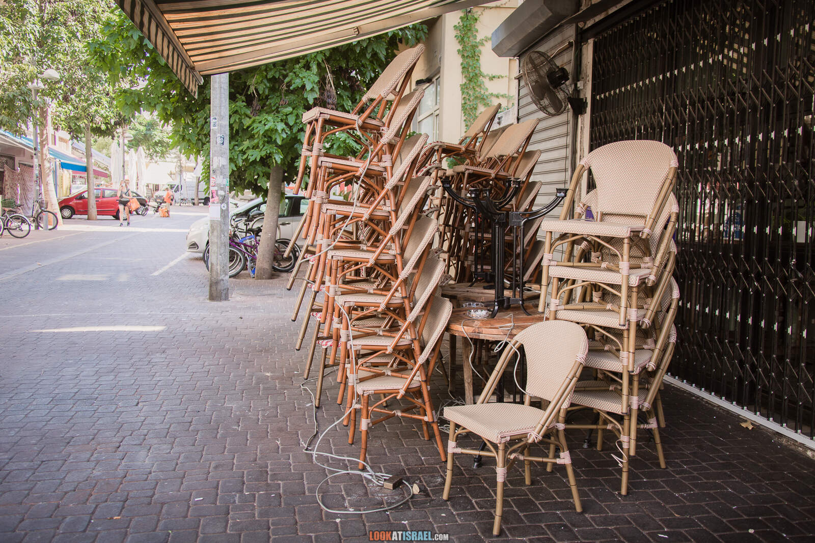 Тель-Авив, улица ремесленников Нахалат Биньямин и рынок Кармель во время карантина | Lockdown on beaches of Tel Aviv | LookAtIsrael.com - Фото путешествия по Израилю