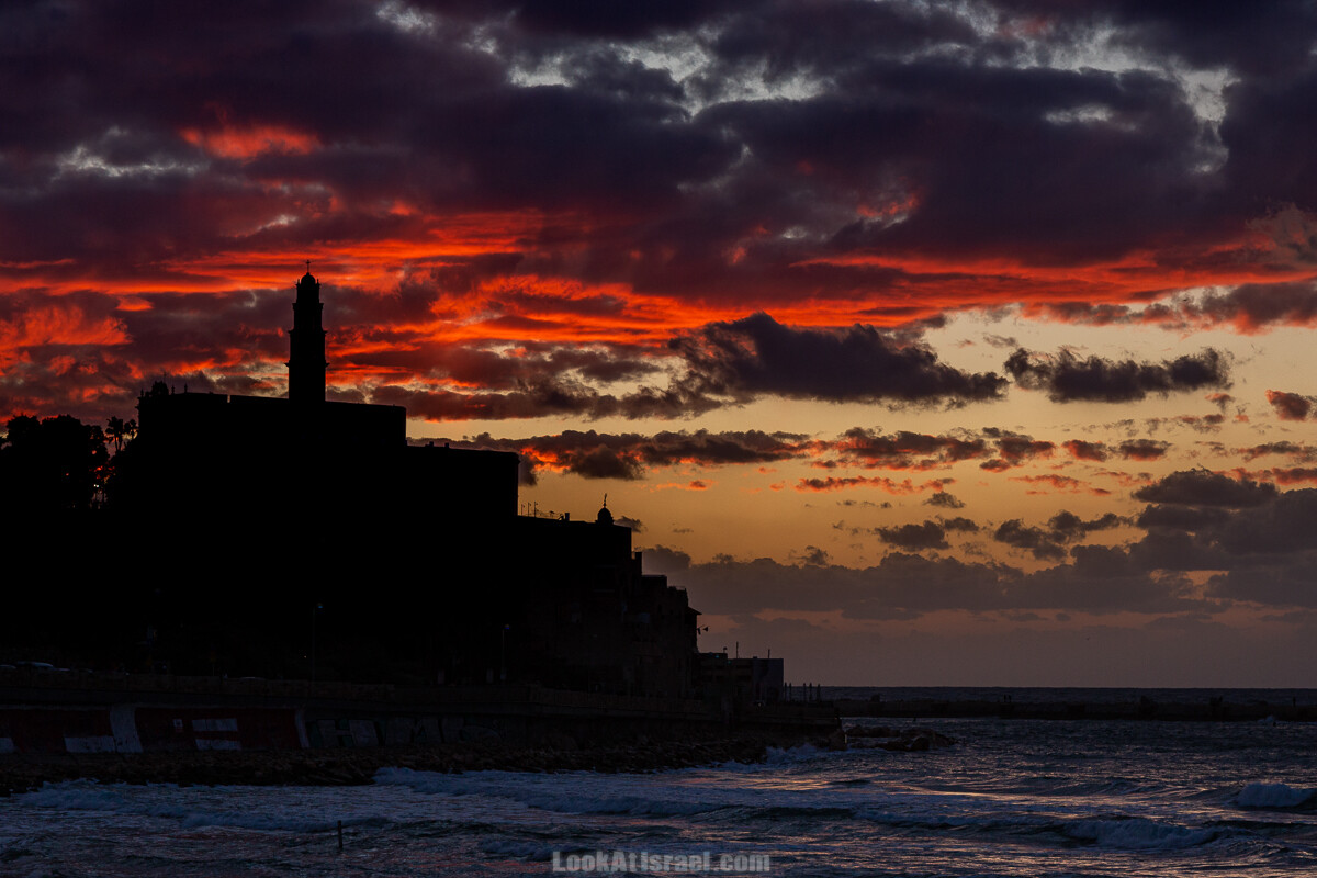 Красное солнце сгорает дотла