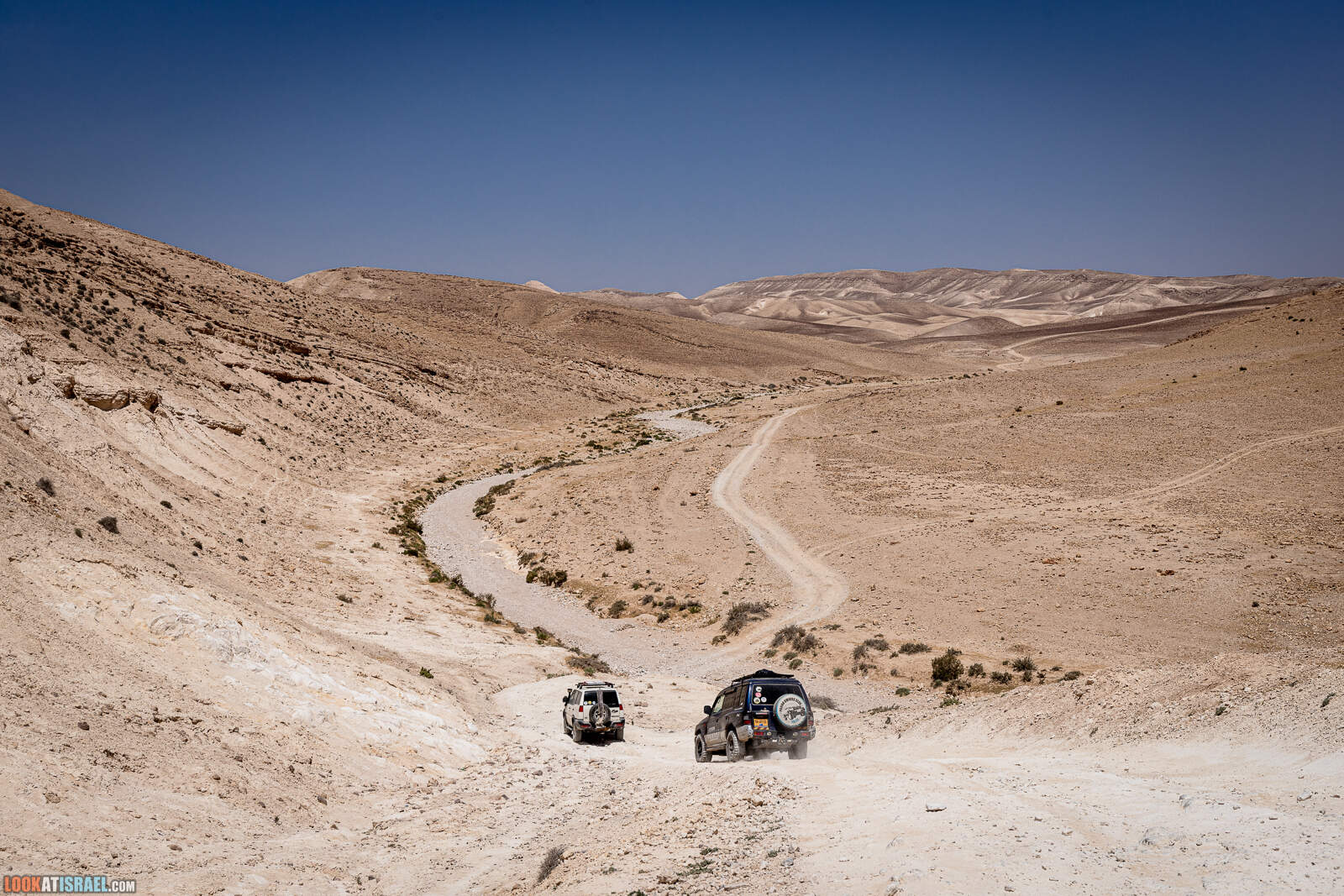 По пустыне на внедорожниках | LookAtIsrael.com - Фото путешествия по Израилю