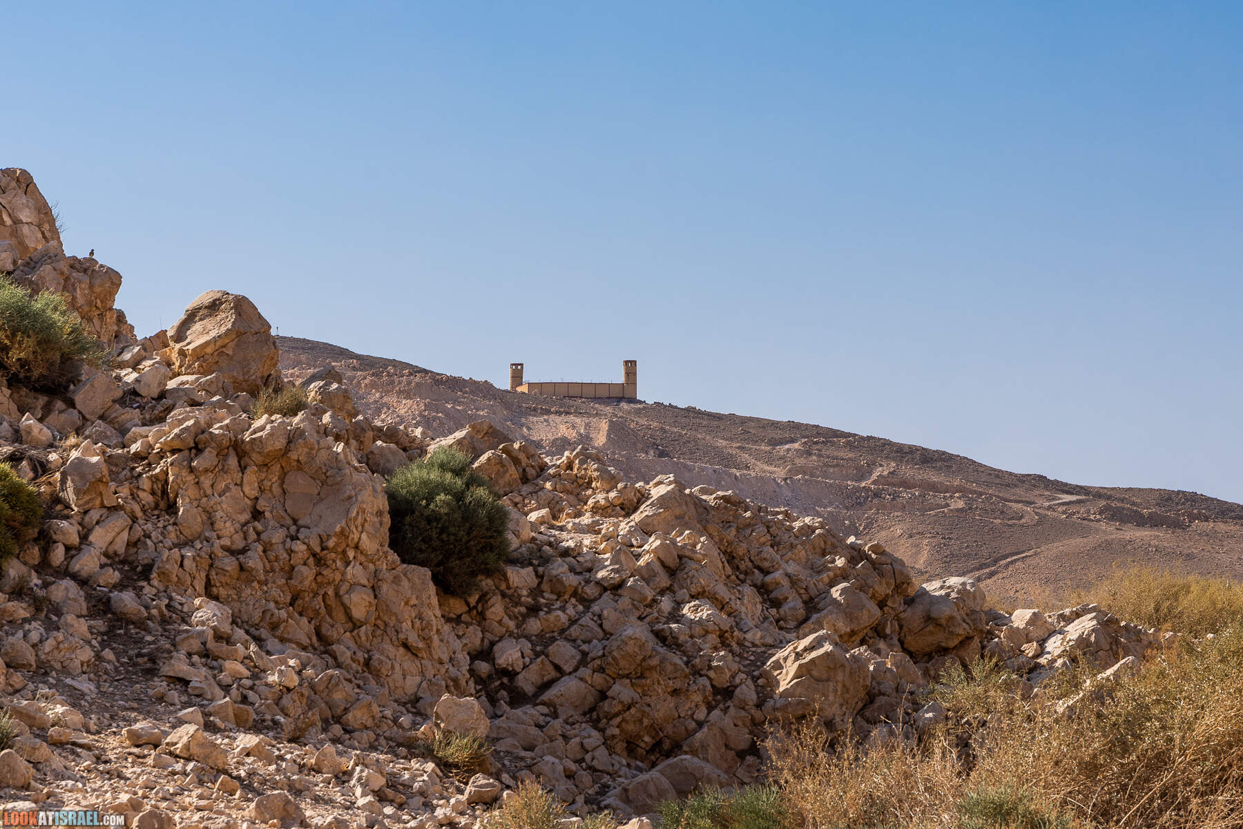 Южная часть дороги 10 вдоль границы с Египтом и Эйлатские горы - гора Берех, нахаль Метек, нахаль Ботем и Ботмим, обратная сторона долины Тимна, гигантские бульбусы в Израиле |  LookAtIsrael.com - Фото путешествия по Израилю