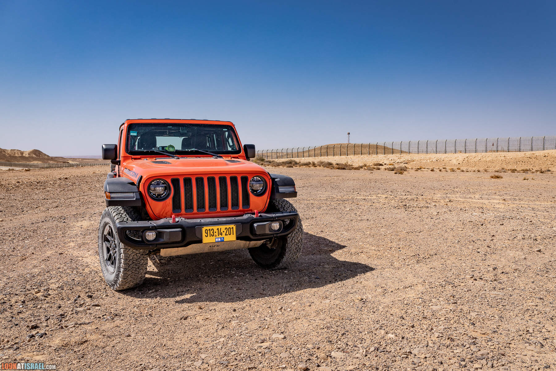 Южная часть дороги 10 вдоль границы с Египтом и Эйлатские горы - гора Берех, нахаль Метек, нахаль Ботем и Ботмим, обратная сторона долины Тимна, гигантские бульбусы в Израиле |  LookAtIsrael.com - Фото путешествия по Израилю