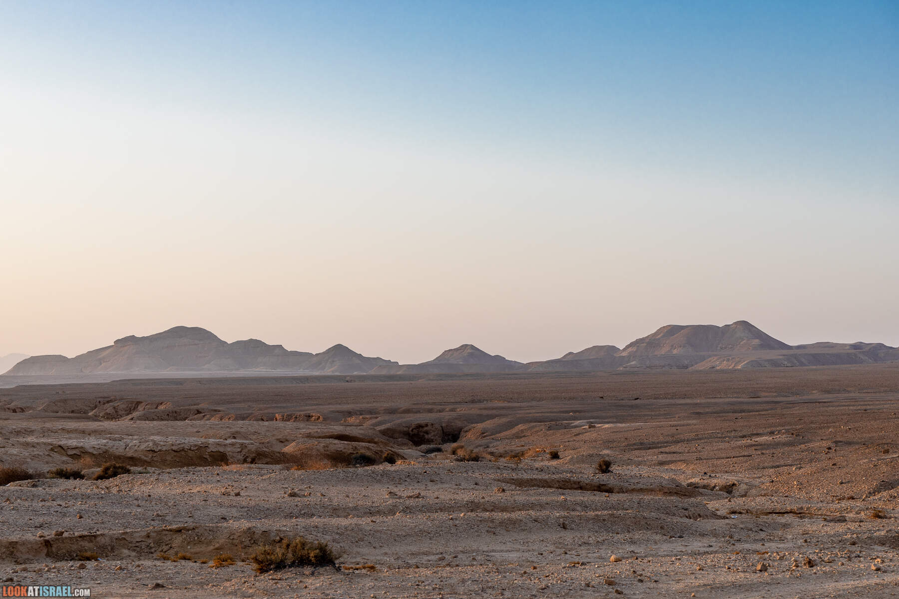 Южная часть дороги 10 вдоль границы с Египтом и Эйлатские горы - гора Берех, нахаль Метек, нахаль Ботем и Ботмим, обратная сторона долины Тимна, гигантские бульбусы в Израиле |  LookAtIsrael.com - Фото путешествия по Израилю