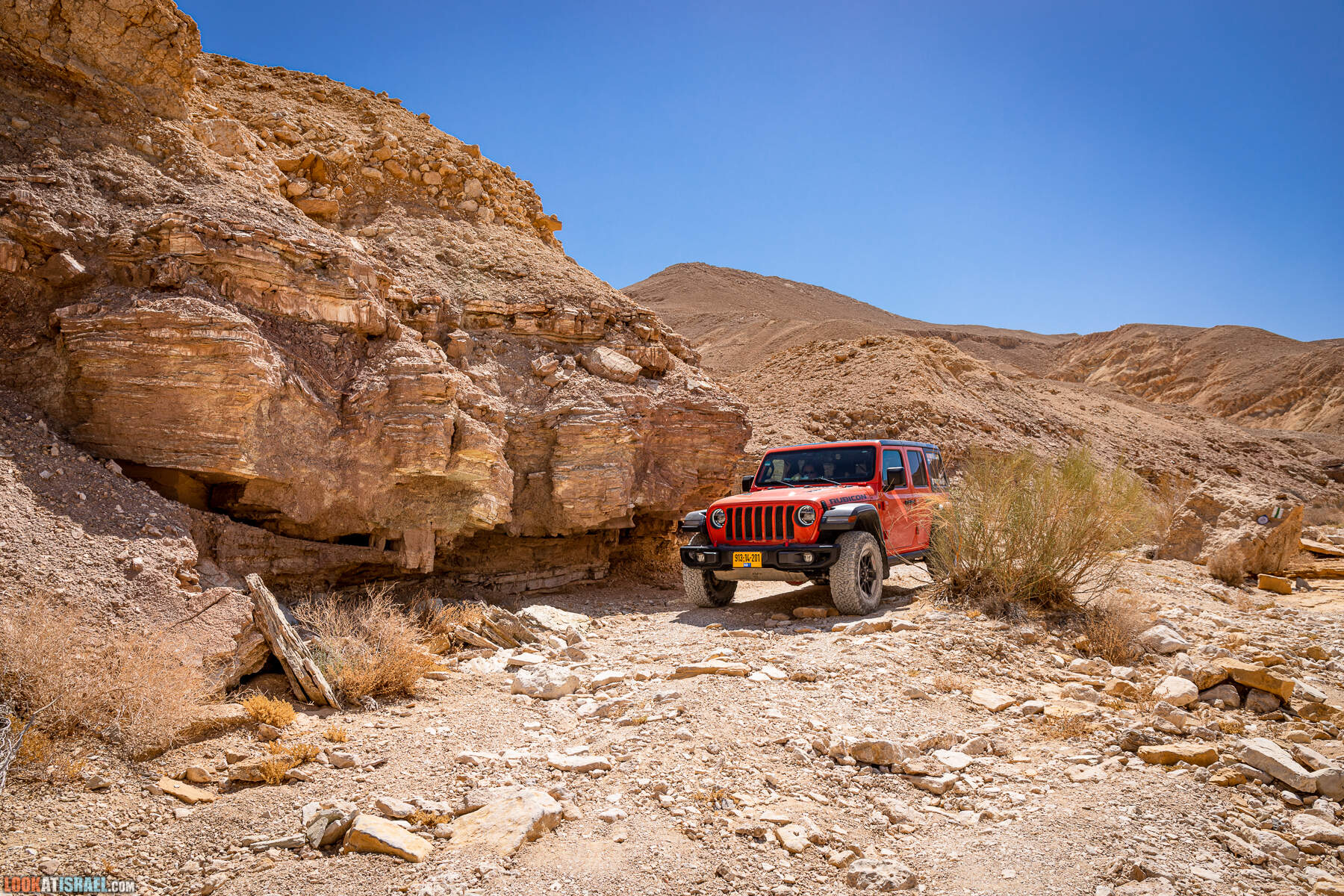 Южная часть дороги 10 вдоль границы с Египтом и Эйлатские горы - гора Берех, нахаль Метек, нахаль Ботем и Ботмим, обратная сторона долины Тимна, гигантские бульбусы в Израиле |  LookAtIsrael.com - Фото путешествия по Израилю