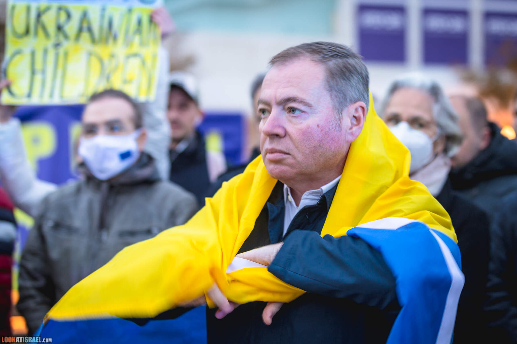 Митинг в поддержку Украины и трансляция выступление президента Владимира Зеленского на площади Габима в Тель-Авиве
