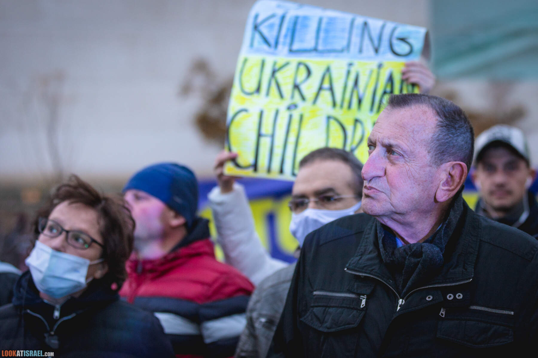 Митинг в поддержку Украины и трансляция выступление президента Владимира Зеленского на площади Габима в Тель-Авиве