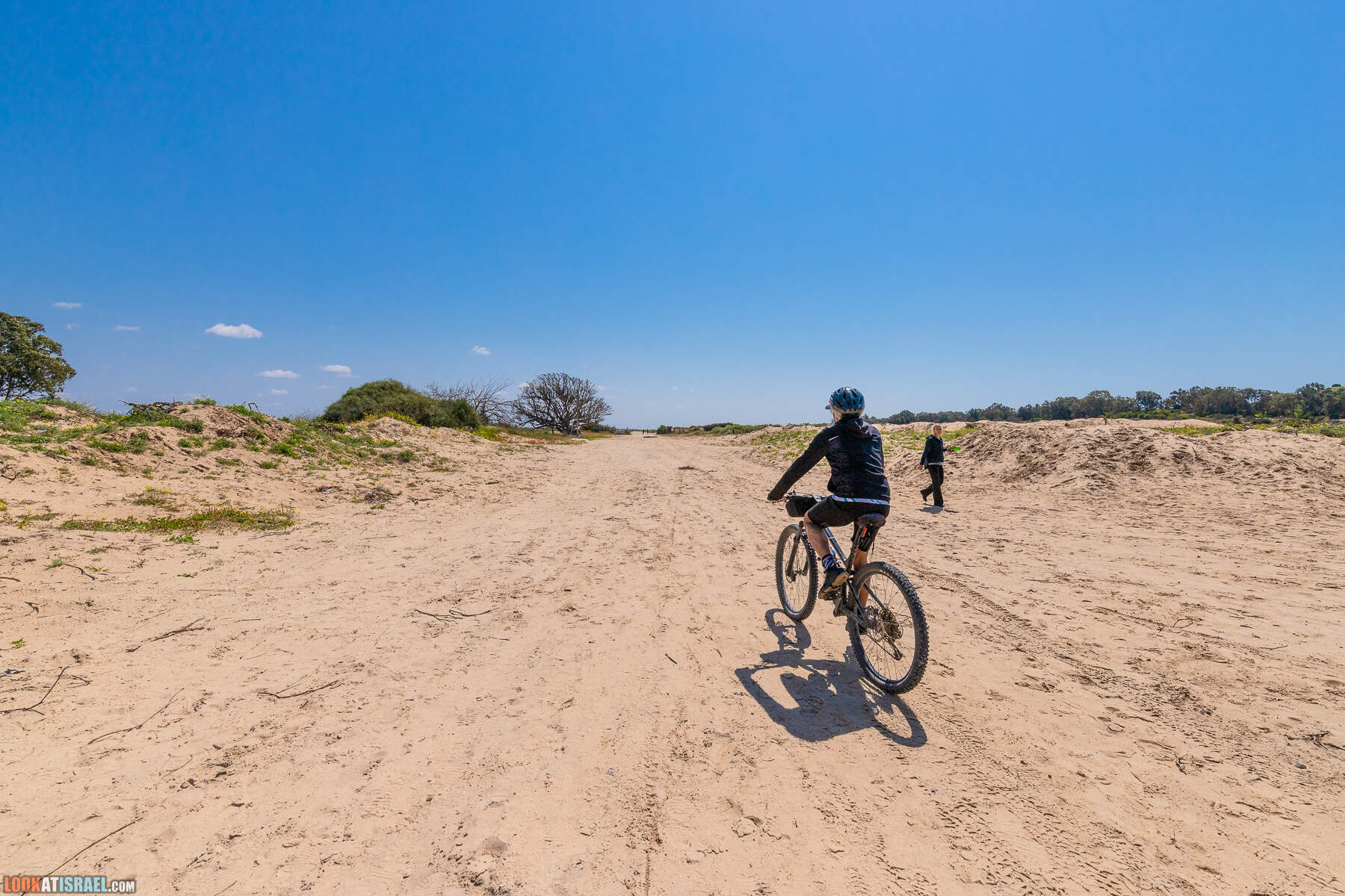 Прогулки с хвостом - пески Пальмахим и Наби Рубин