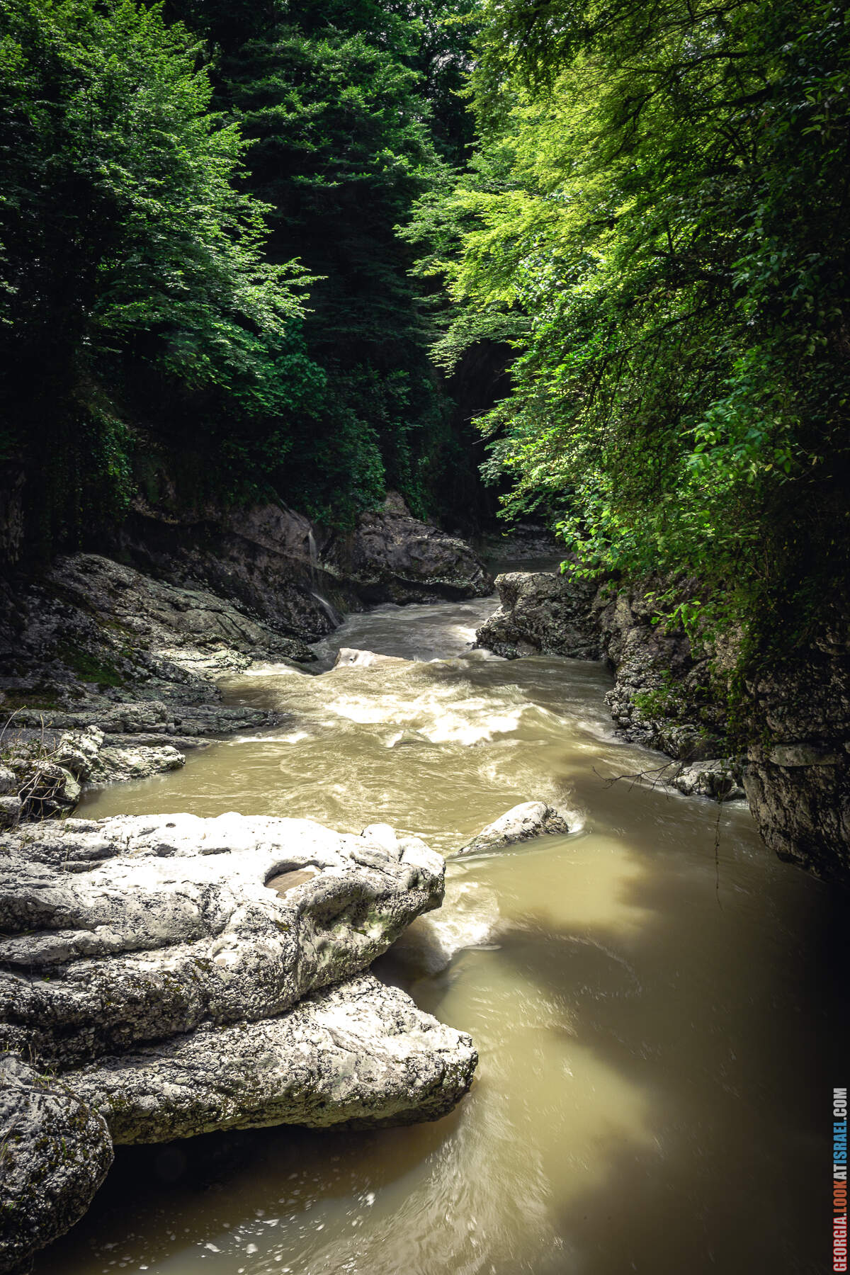 Мартвильский каньон, водопады