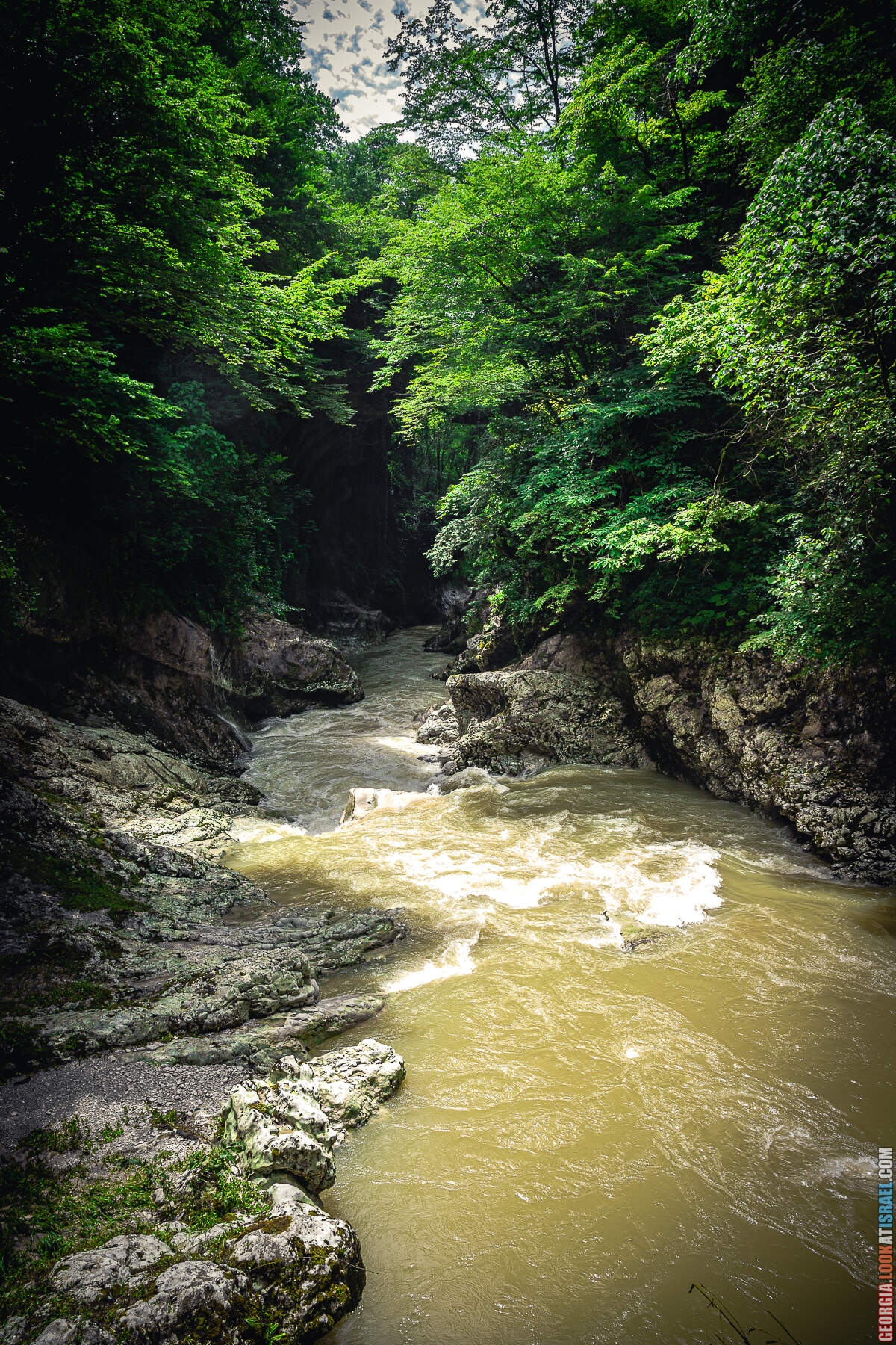Мартвильский каньон, водопады