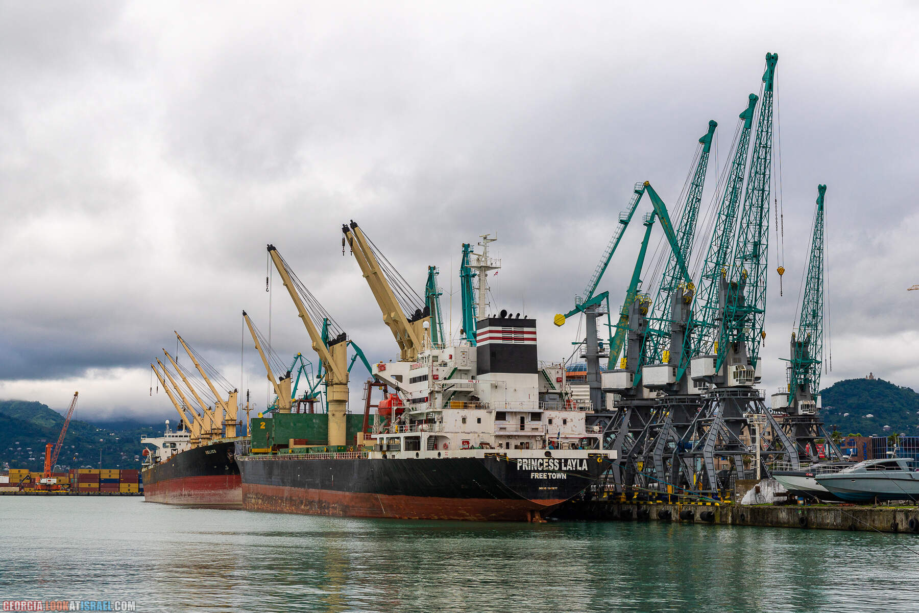 Батуми - город у Черного моря, конкурент Лас Вегаса