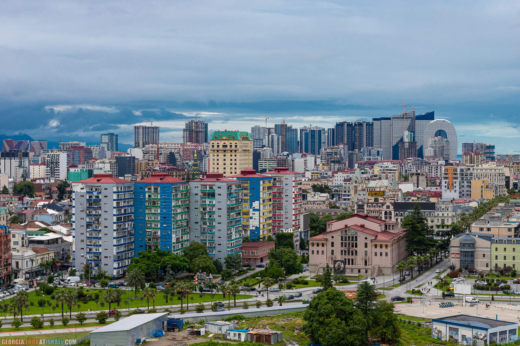 Батуми - город у Черного моря, конкурент Лас Вегаса