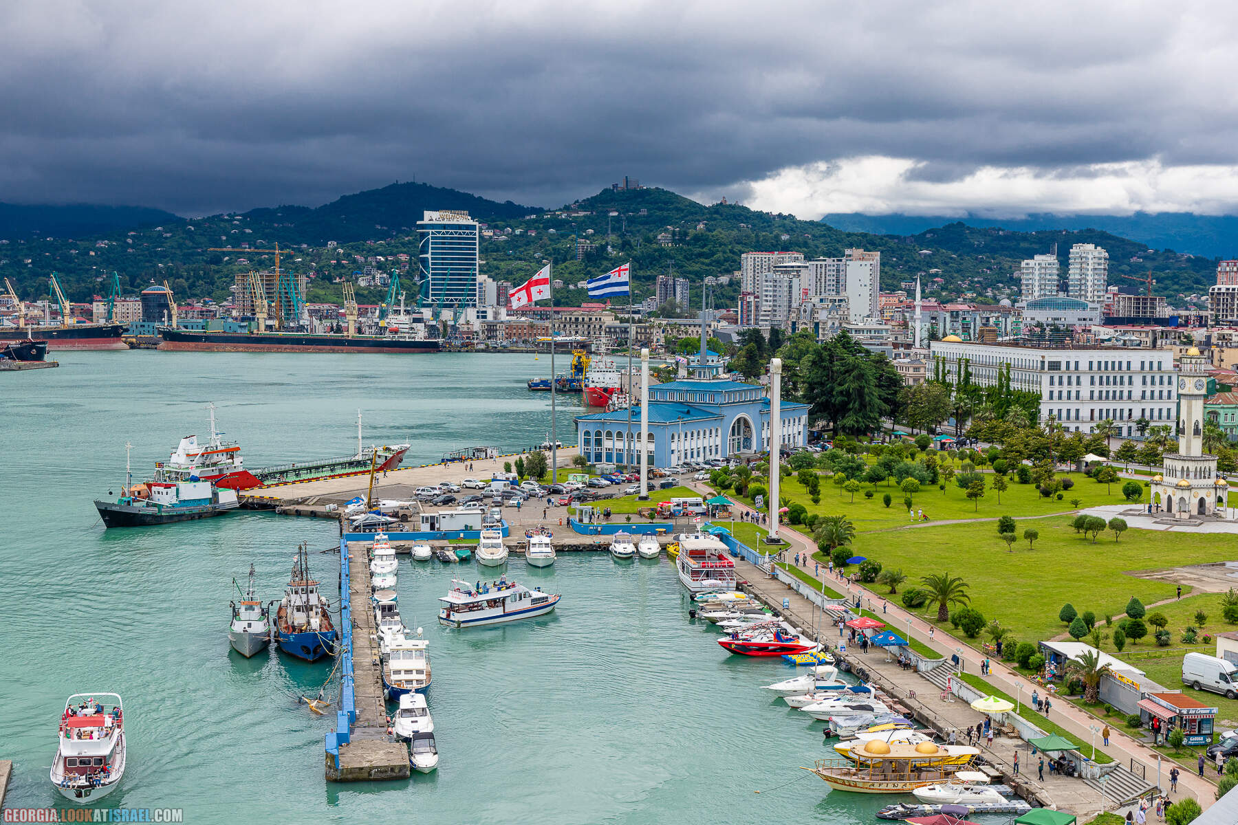 Батуми - город у Черного моря, конкурент Лас Вегаса