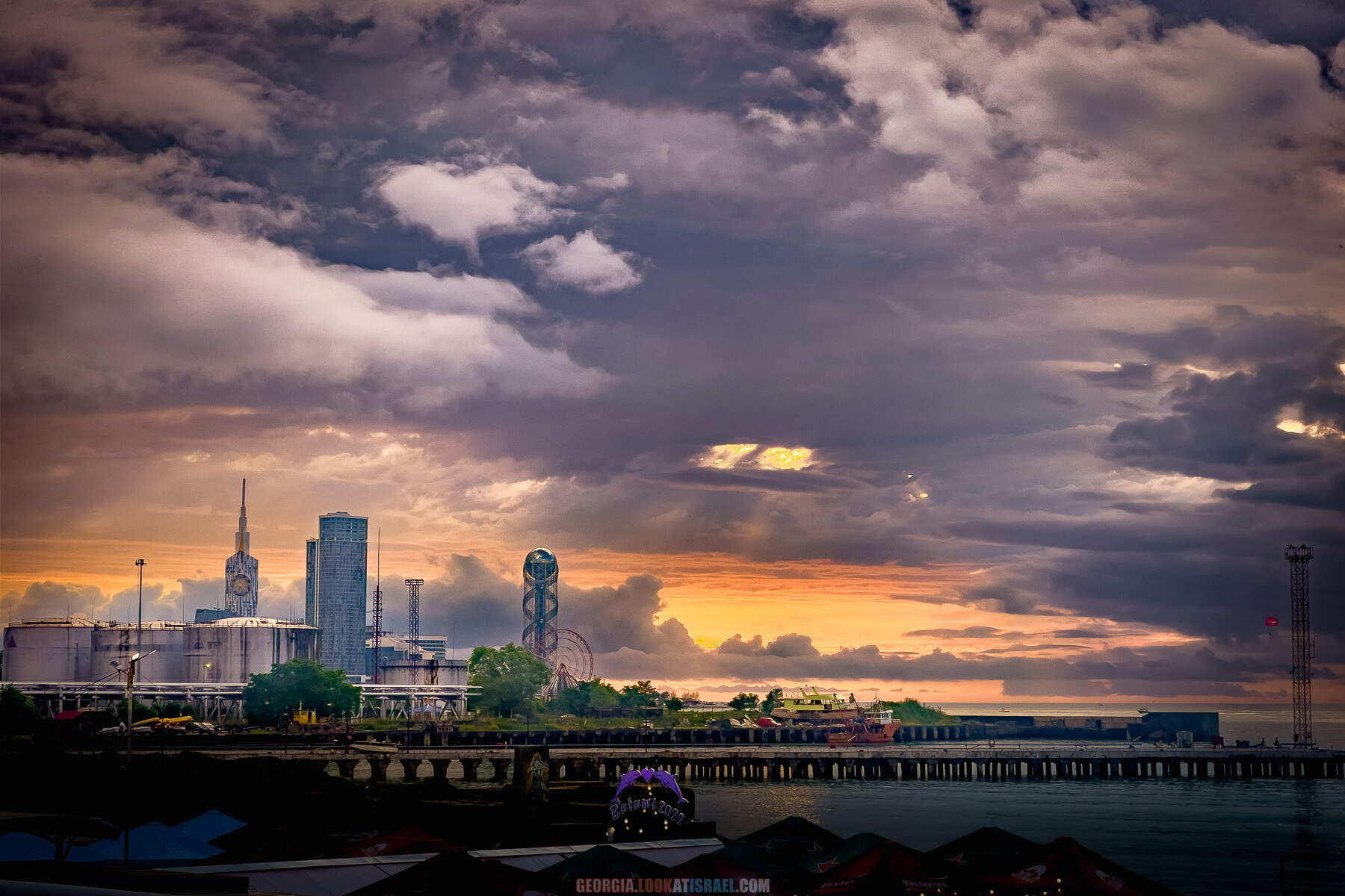 Ночной Батуми и танцующие фонтаны