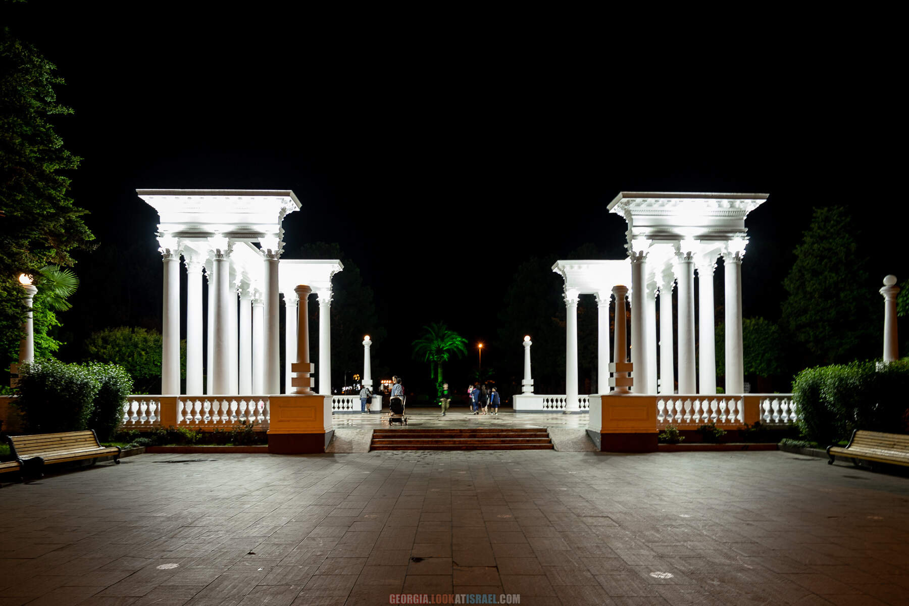 Ночной Батуми и танцующие фонтаны