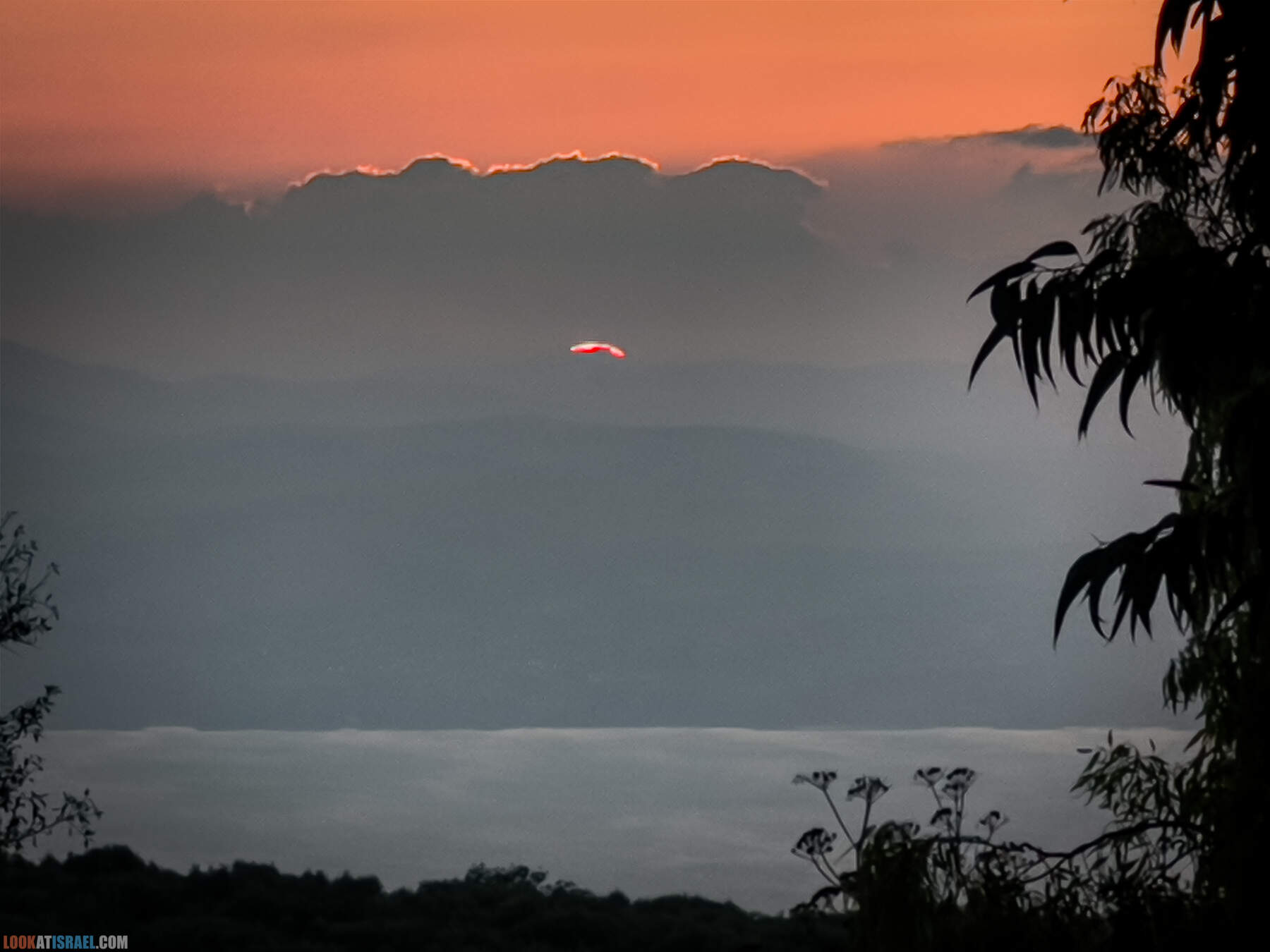 Закат над озером Кинерет
