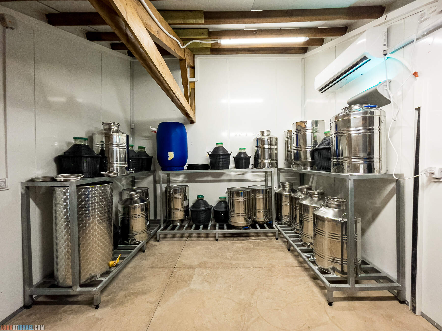 ликёрный бутик-завод ONA в киббуце Рамат Рахель