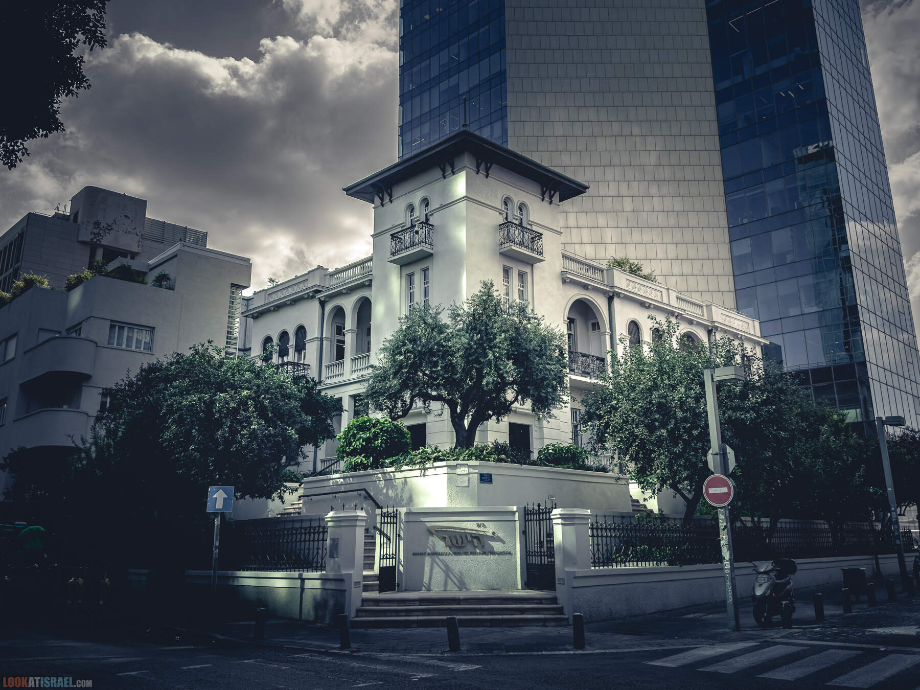Дом Левина на бульваре Ротшильд. Прогулка по улицам Тель Авива