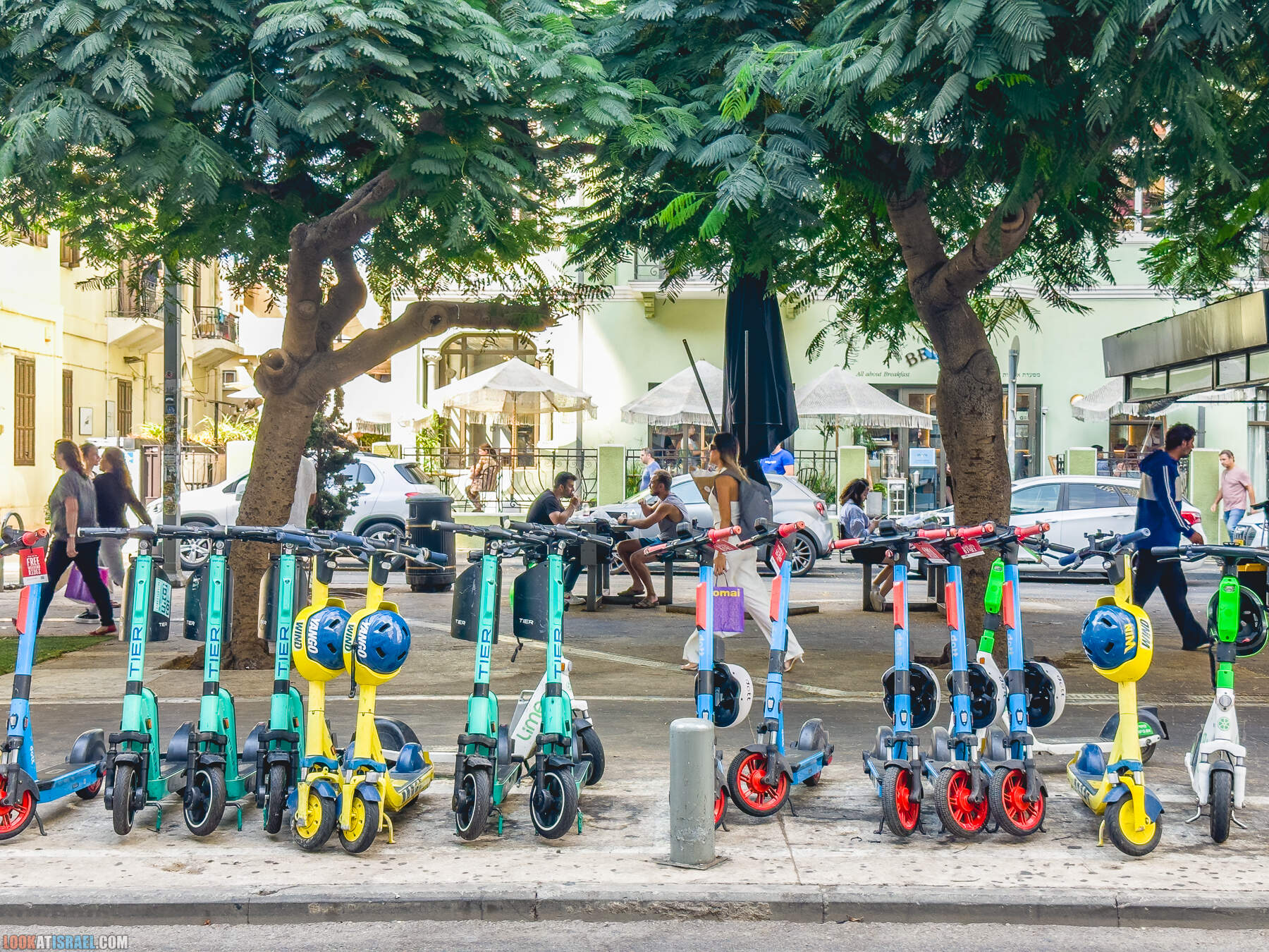 Бульвар Ротшильда, Прогулка по улицам Тель Авива