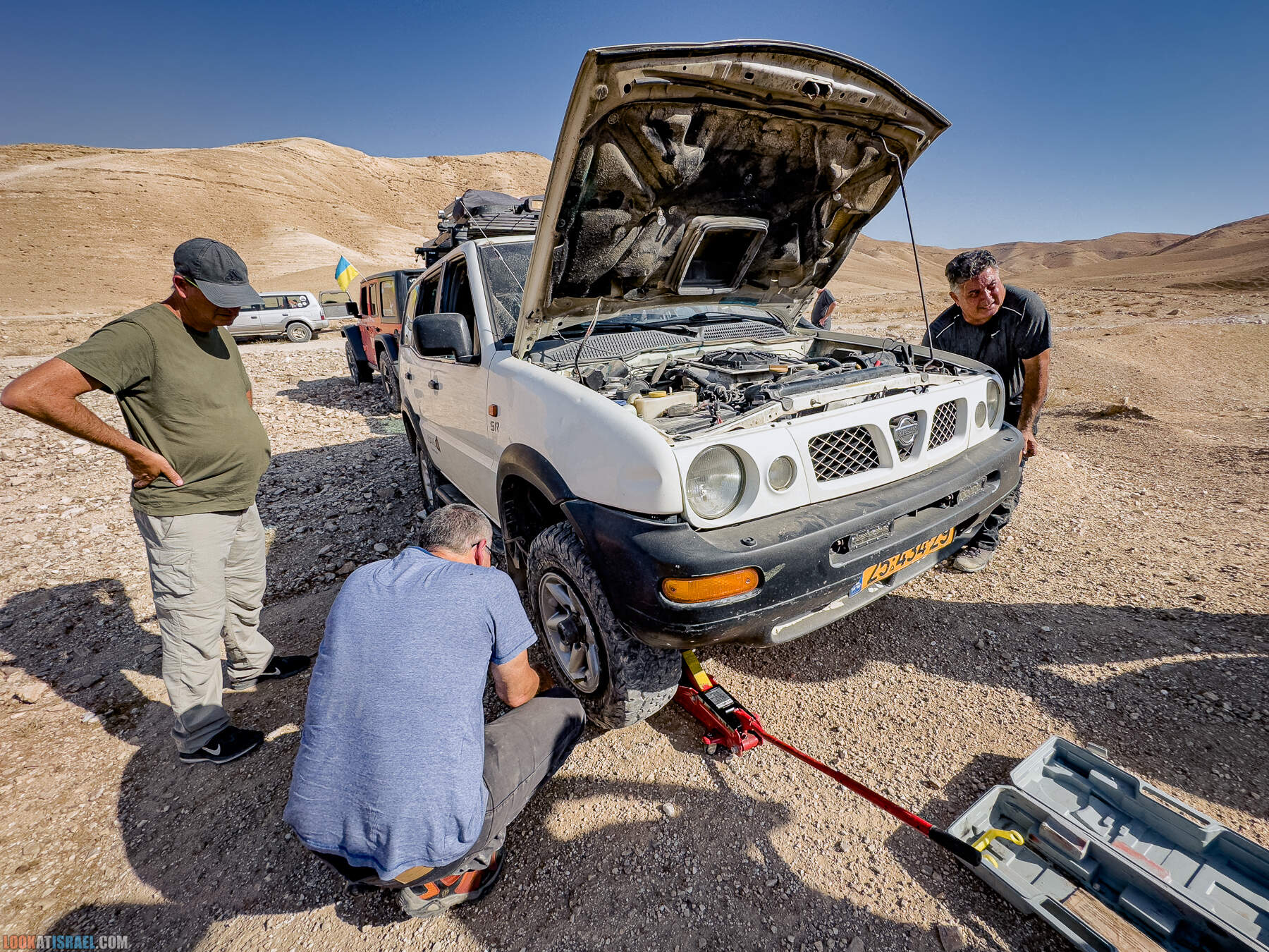 Путешествие корги на джипах по Иудейской пустыне - гора Мунтар (Азазель), монастырь Мар Саба, Гиркания, гора Рас Муакеф