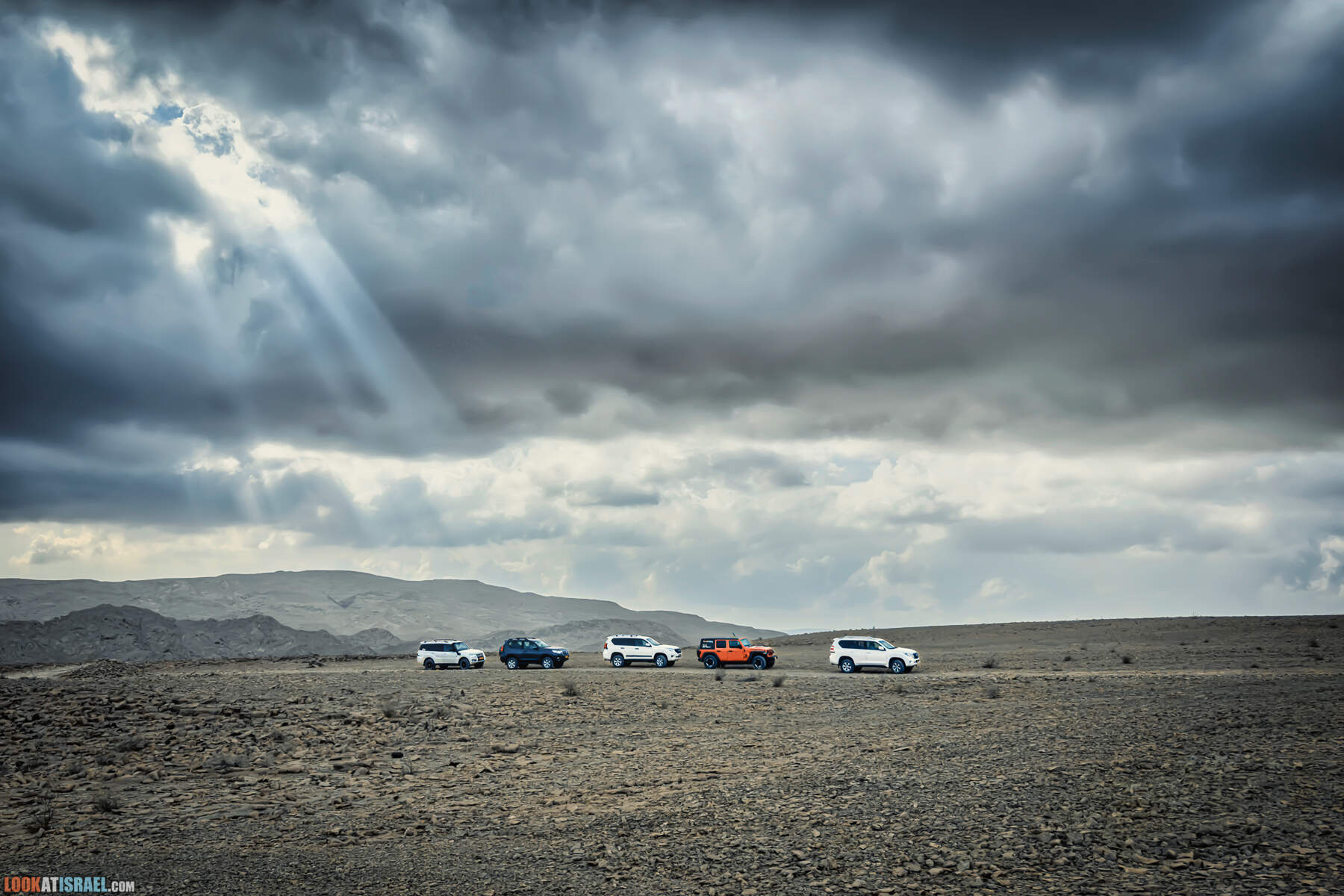 Джип путешествие по пустыне