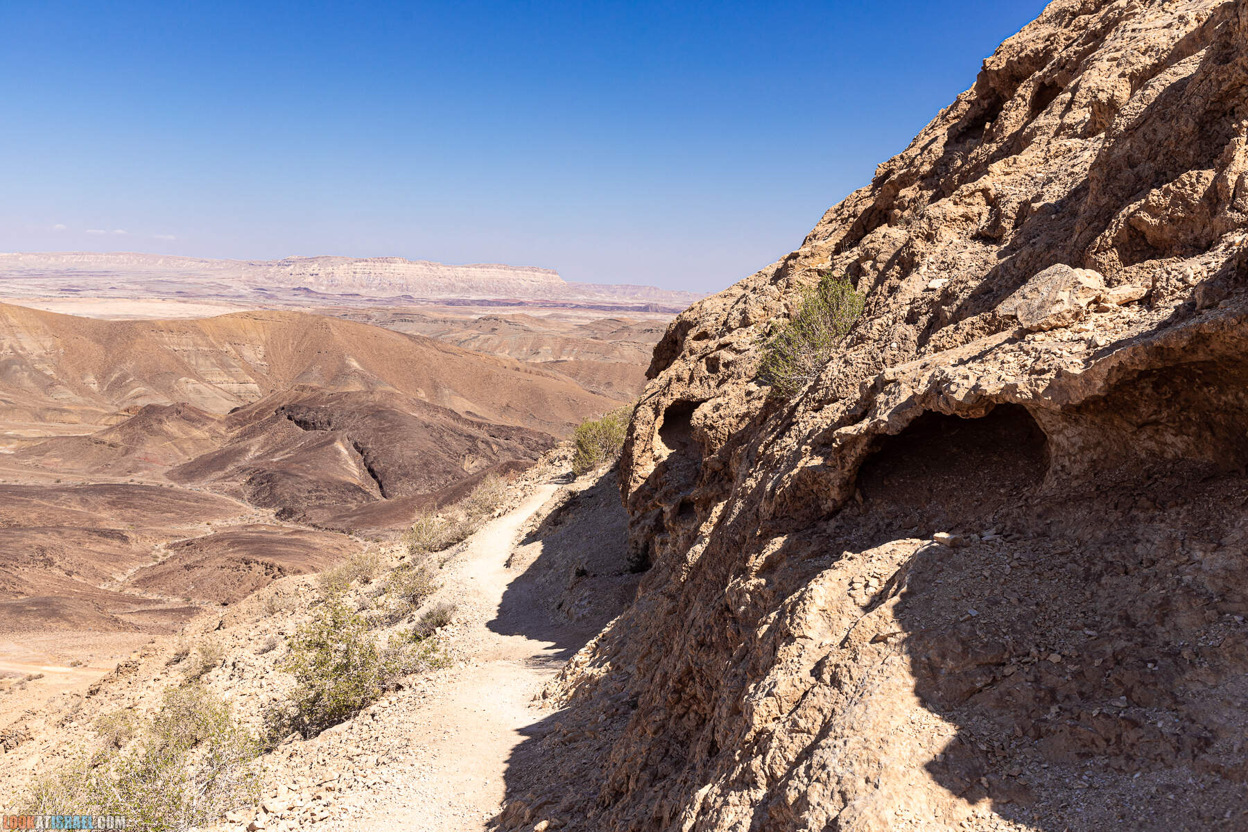 Поход по Махтеш Рамон - гора Шен (зуб) Рамон, гора Гваним, подъём Маале Аммонитов (аммонитим) -  מסלול במכתש רמון - שן רמון, מעלה אמוניטים, הר גוונים